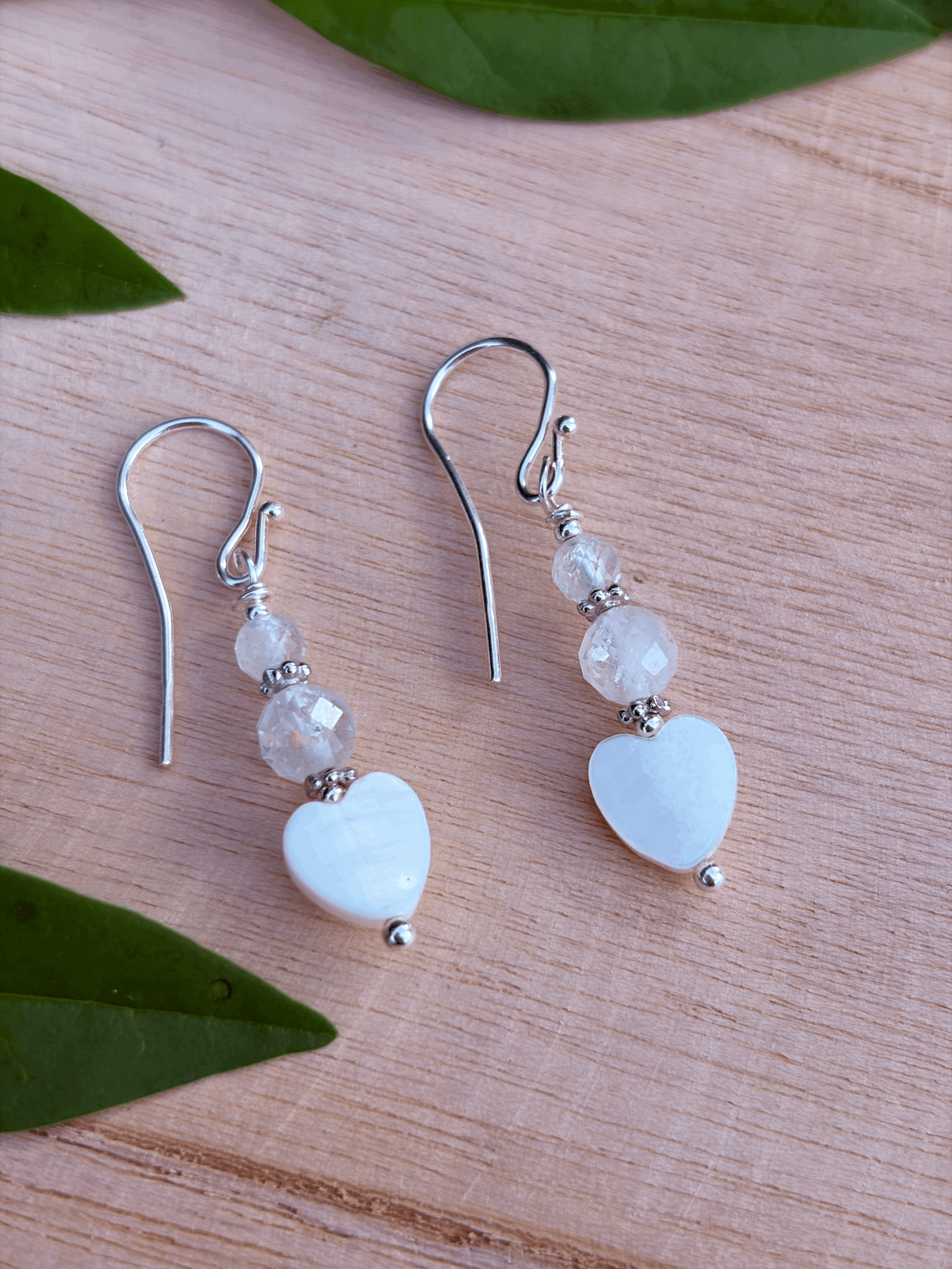 Elegante Edelstein Ohrringe aus 925 Silber mit Natur-Topas und Perlmutt Herz
