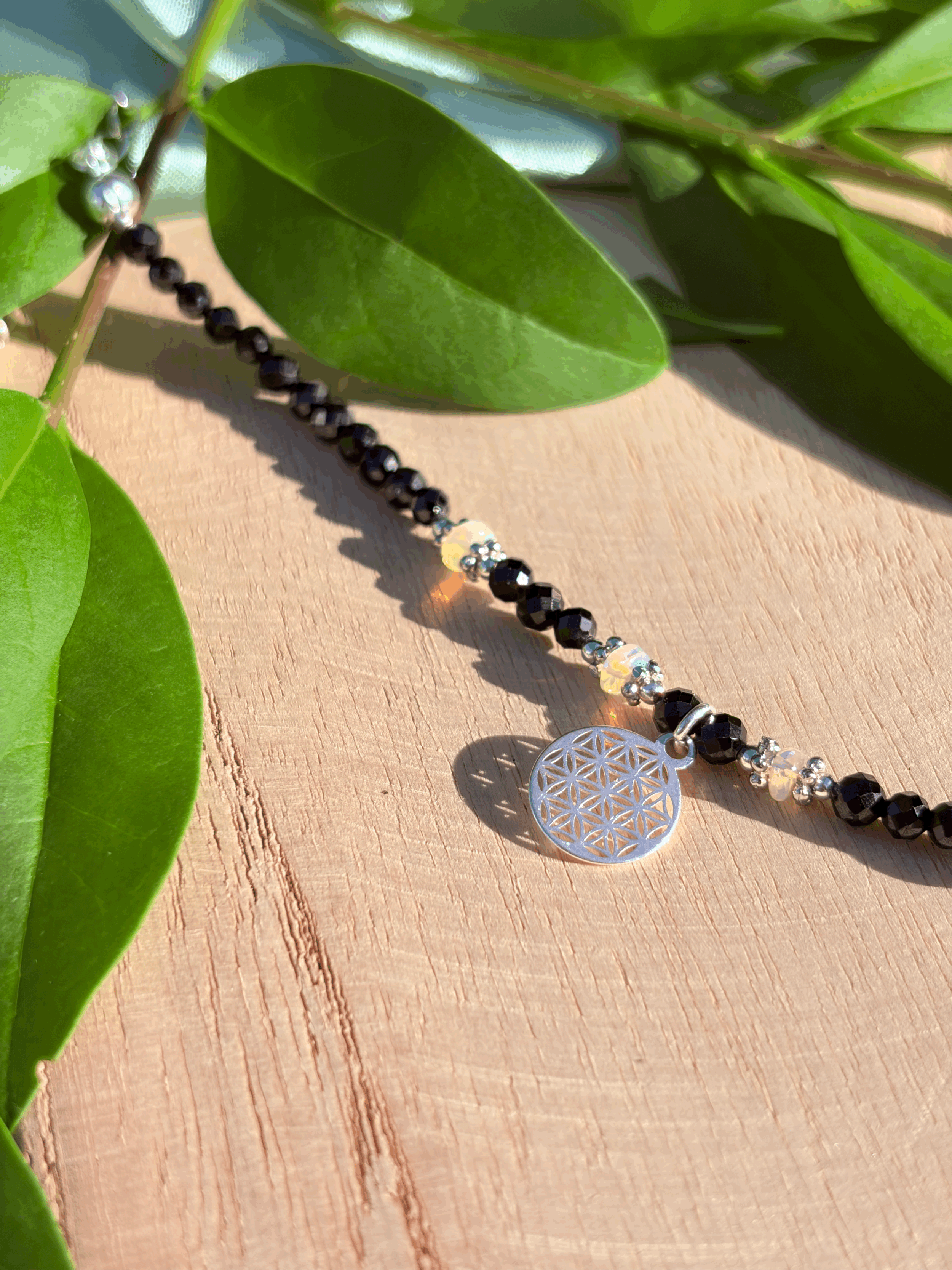 Schutz Schmuck mit Edelopal und Turmalin in Gesamtansicht