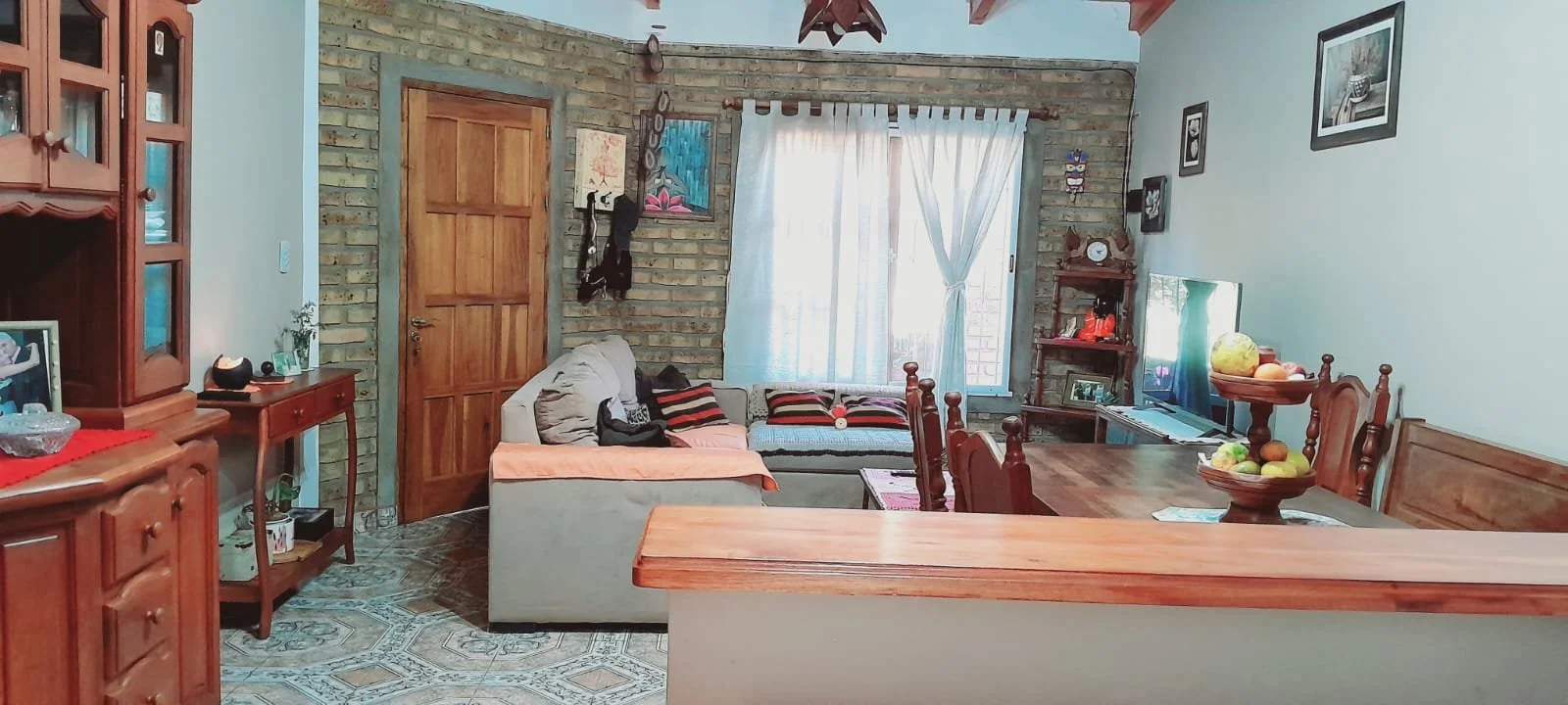 casa en venta, tres habitaciones, cocina living comerdor, quincho, piscina