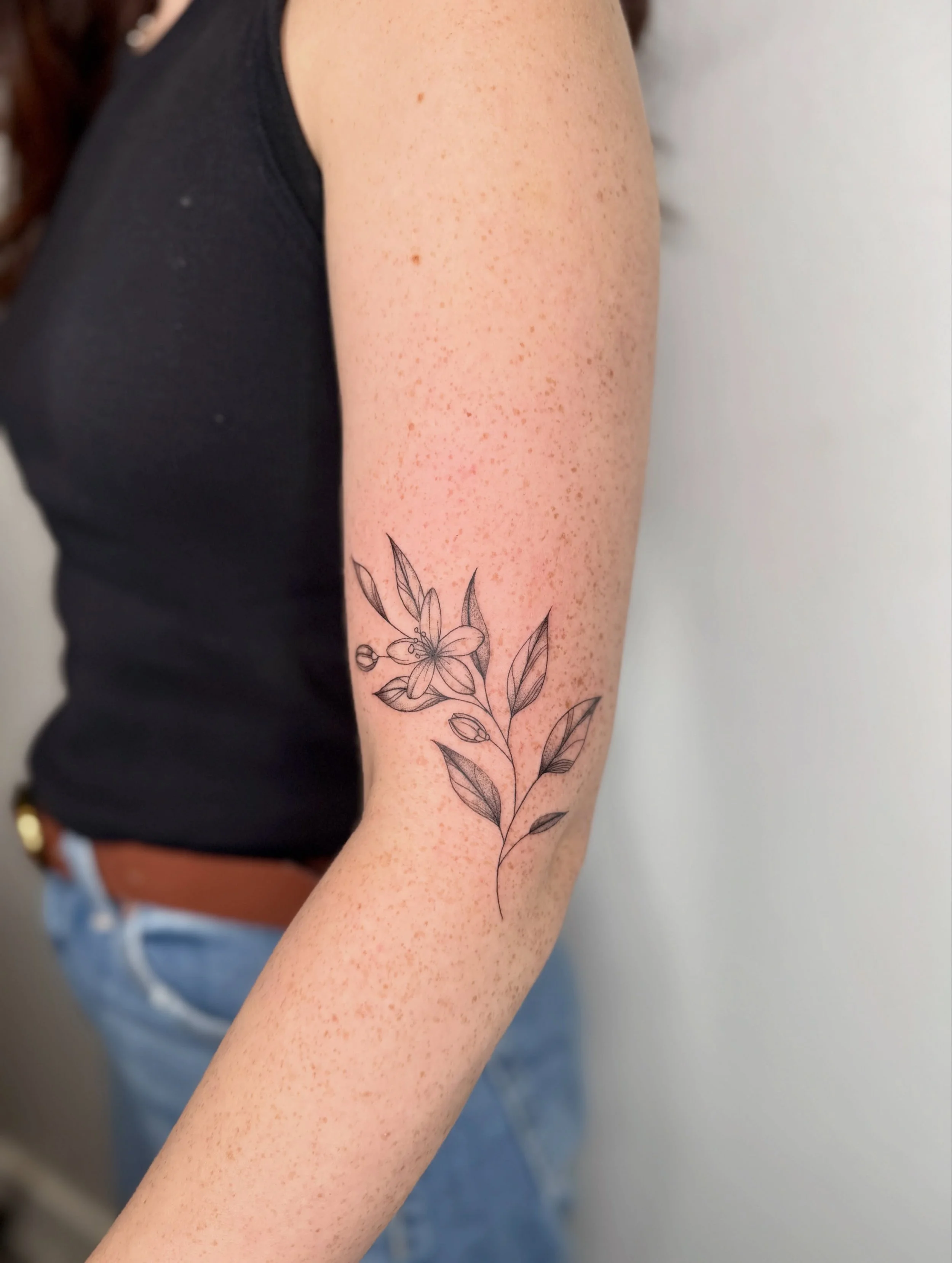 Fall books are open for October &amp; November 🍂🤎

📍 Mission Viejo, CA
To book: DM or text 240.578.1788 📲

.
.
.
.
#FineLineTattoo #OrangeCountyTattooArtist #MissionViejoTattoo #FineLineTattooArtist #orangecountytattoo