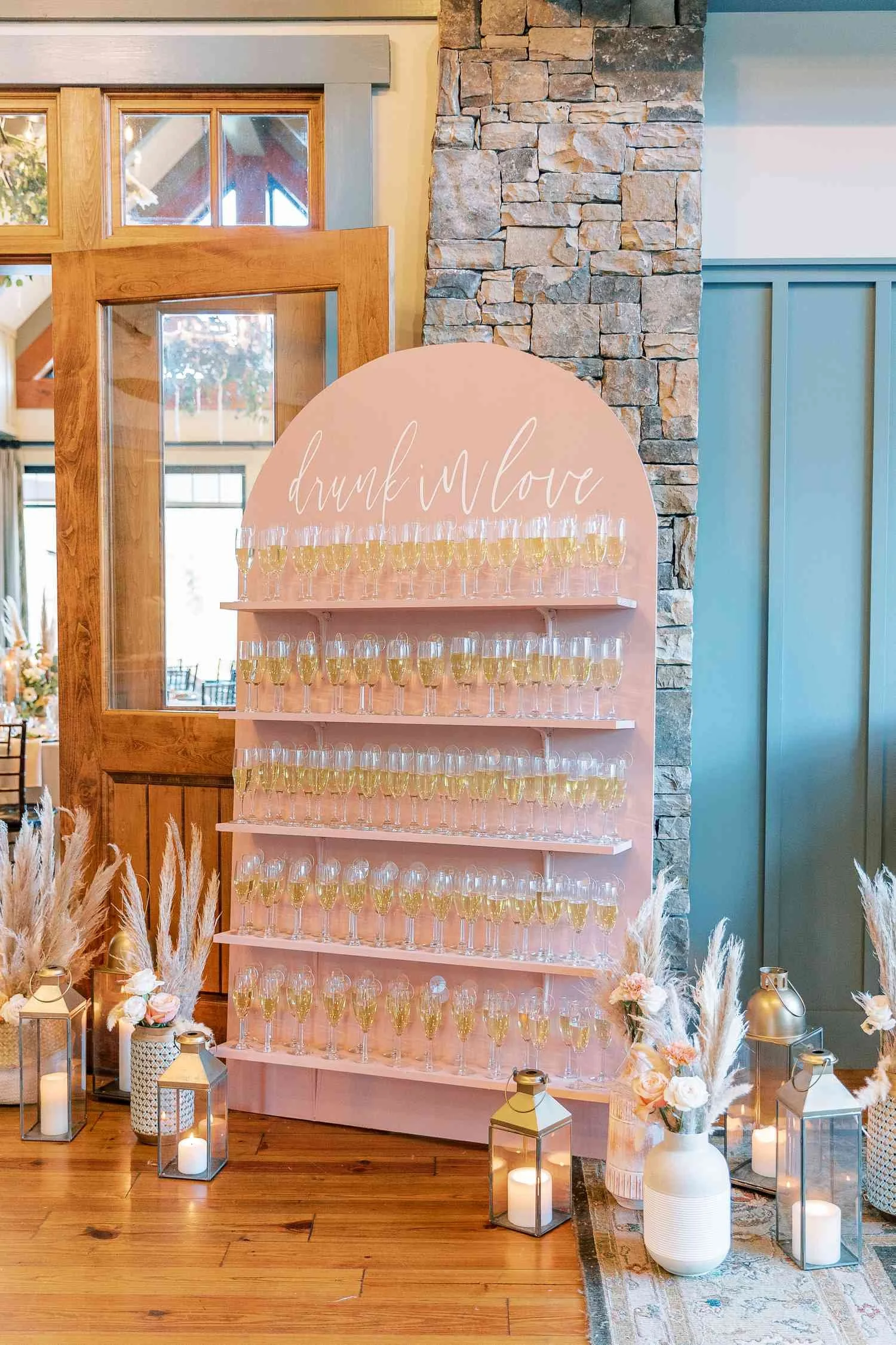 15.wedding-champagne-wall-boho_Sarah-Folsom-950bb3a047dd4439a3c1e13037162e81.jpg