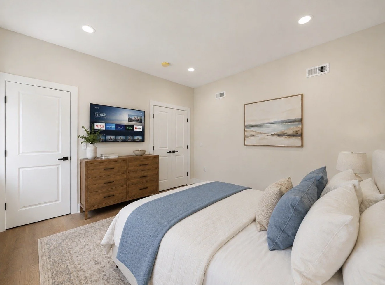 The Shed Res | 5 Mins from University City

Queen Size Bed, high-speed Wi-Fi, Smart Tv, Laundry, Shared Kitchen, and Shared Bathroom with one other room.