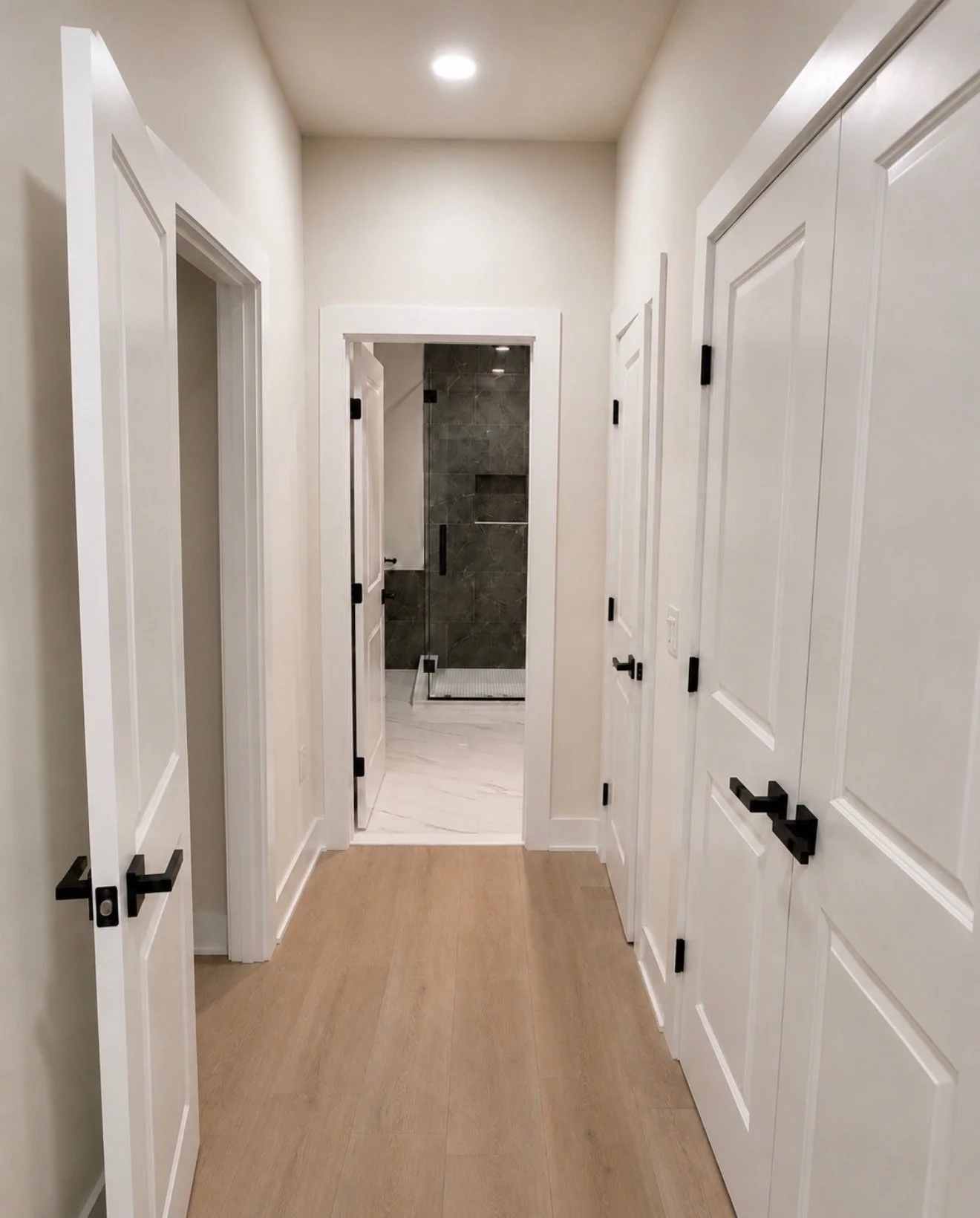 The Shed Res | 5 Mins from University City
Private Suite w/ Queen-sized bed, kitchenette, laundry, private bathroom, smart tv, and Wi-Fi