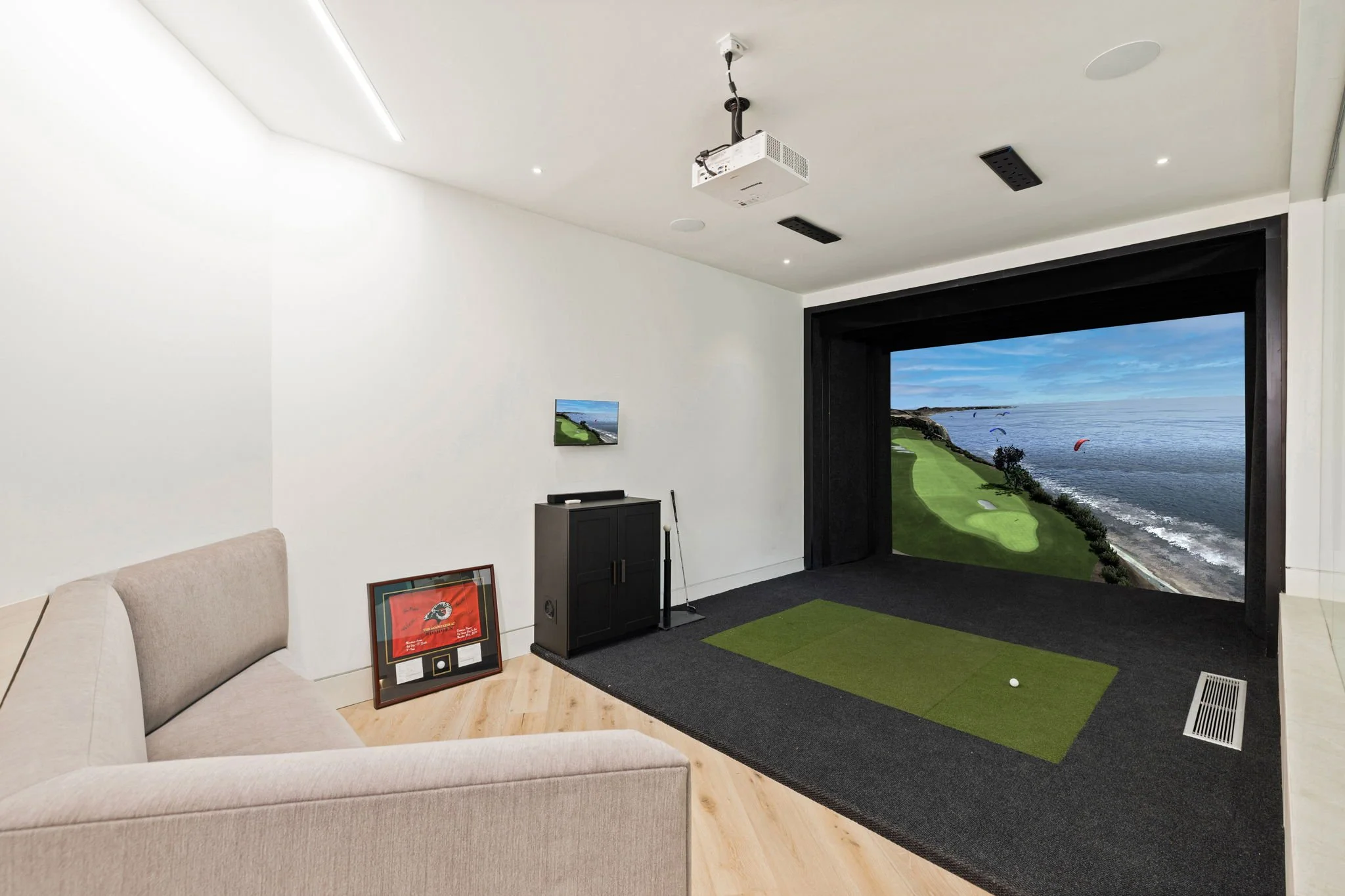 149-web-or-mls-Golf Simulator.jpg