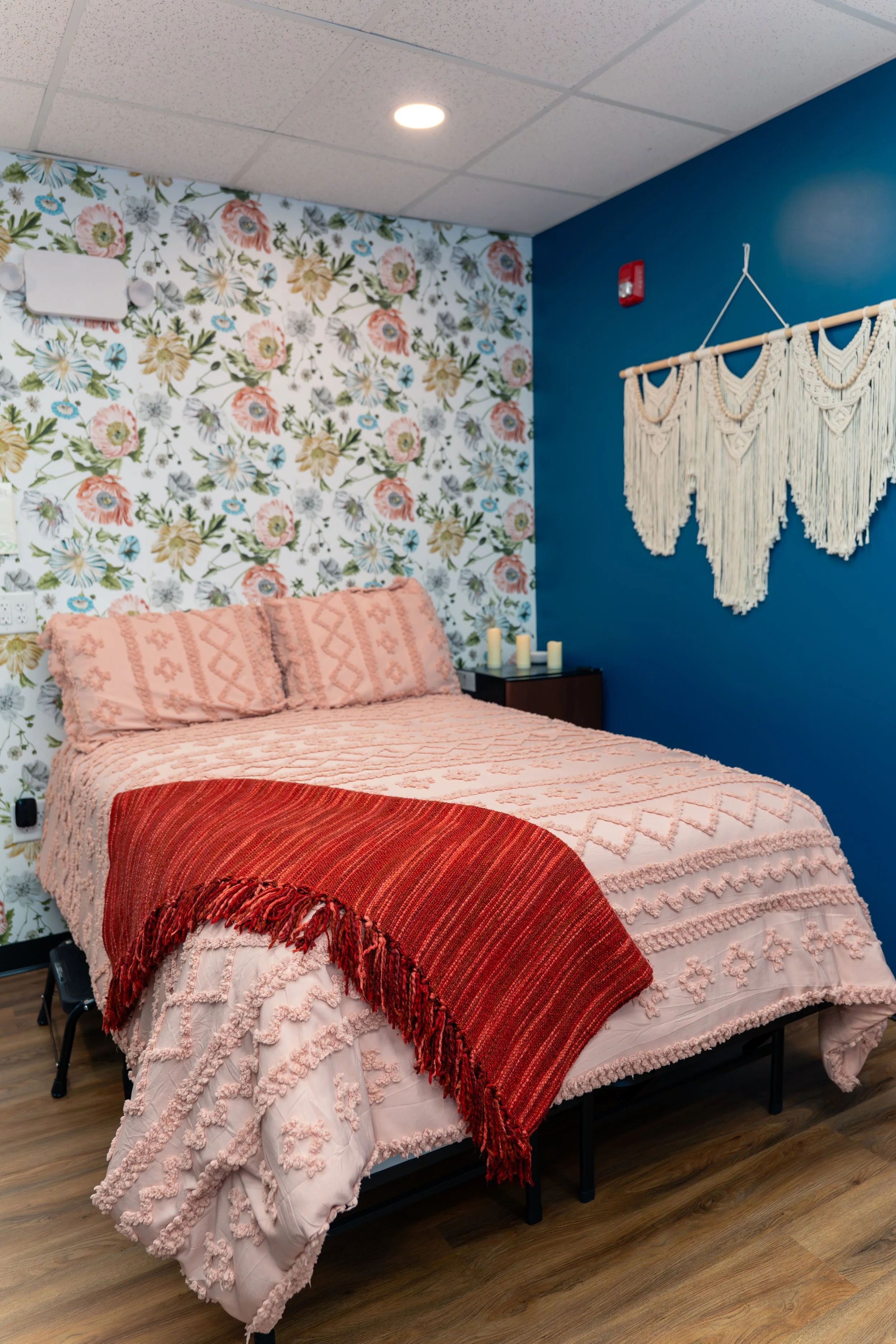 birth suite at clarksville midwifery with a pink bed