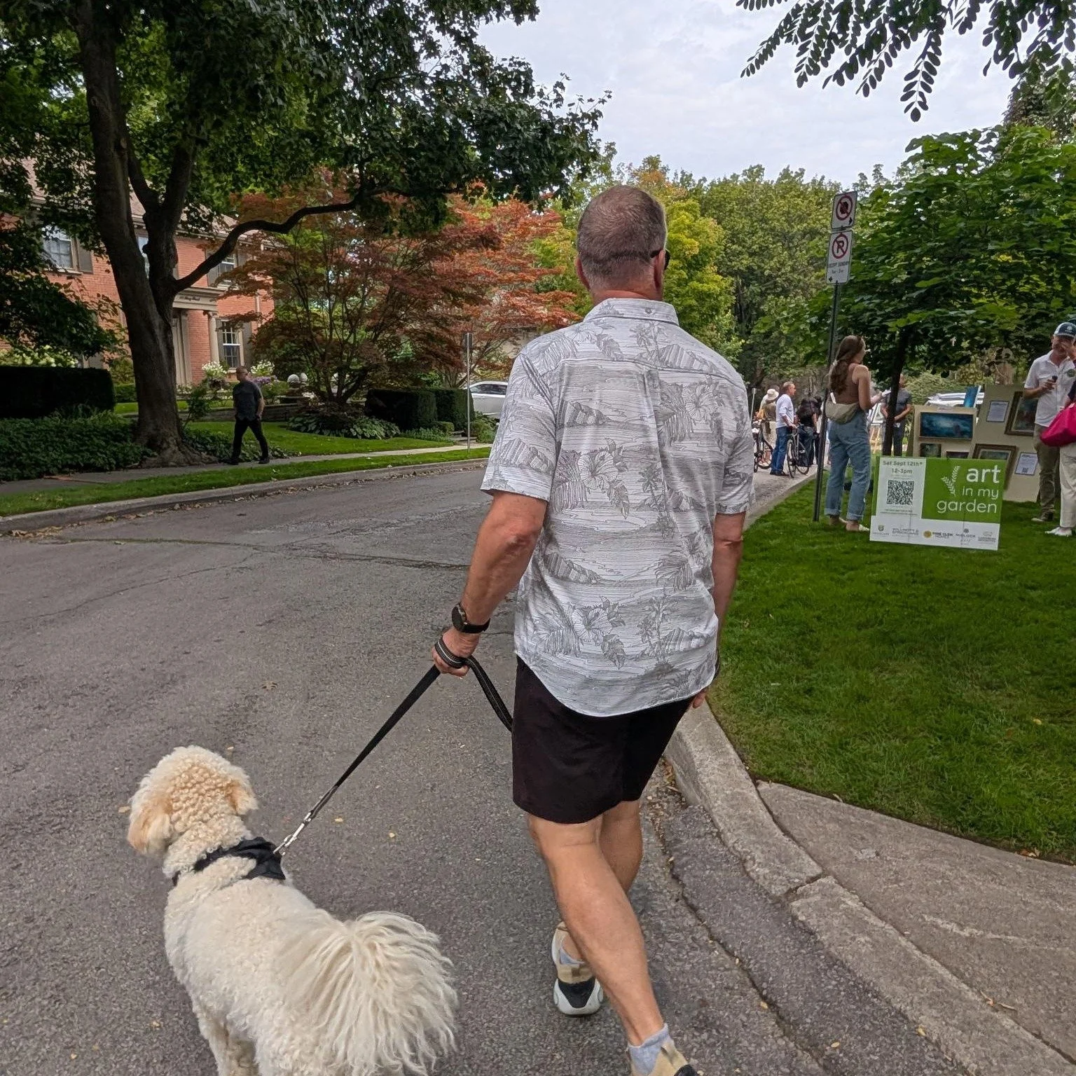 Ward 3 really is Oakville's soul. 💛

Huge congratulations to the organizers of today's @artinmygarden in what looked like the biggest turnout yet, and it was well deserved. Beautiful art, beautiful streets, and a whole community showing up for both.