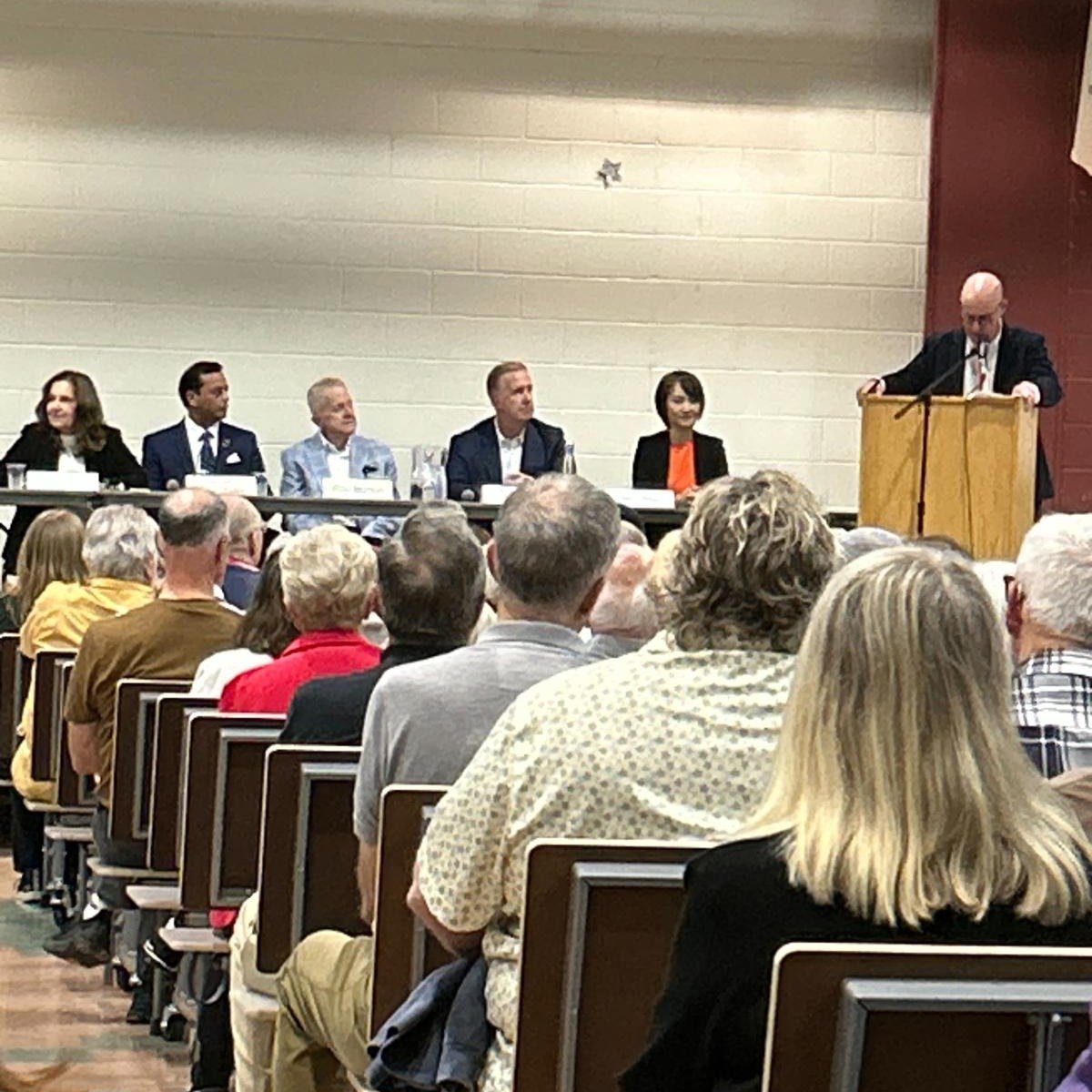 Last night, Ward 3 showed up. 🙌

More than 400 neighbours packed the room for the all-candidates meeting hosted by our Ward 3 residents' associations. Four hundred people, on a weeknight, because they care about where they live.

Thank you to every 
