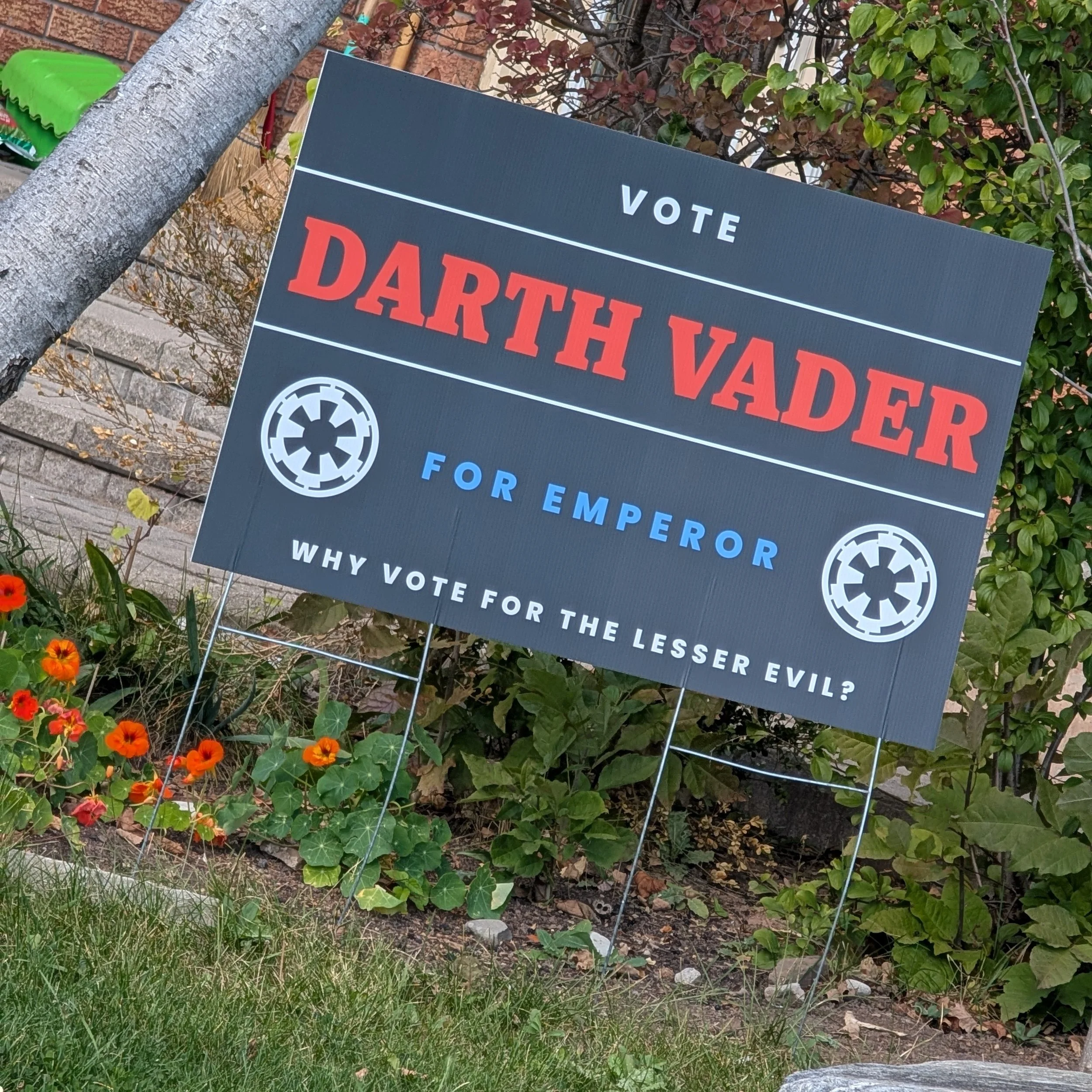 🚪🗳️ Out canvassing today knocking on doors, meeting neighbours, and hearing what matters most. ☕️🗣️

🐴🌑 But apparently there&rsquo;s a new dark horse candidate in the Ward 3 race and he&rsquo;s turning heads in Clearview.

#Oakville #OakvilleVot