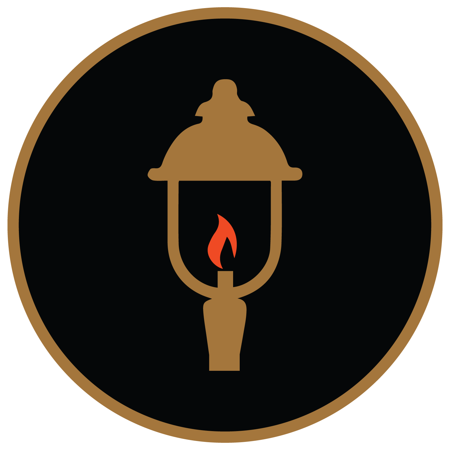 Logo of a vintage street lamp with a fire inside, circle border, black background, gold and red accents.