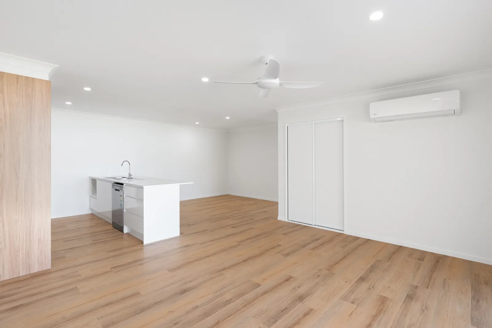 48_Kensington_Dr_V2_15.webp