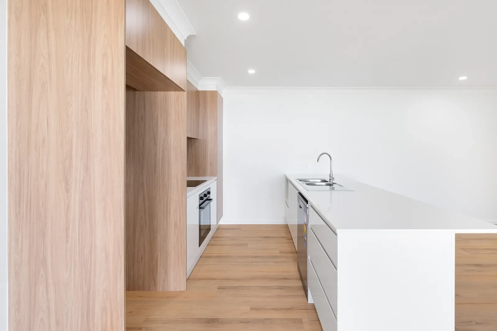 48_Kensington_Dr_V2_16.webp