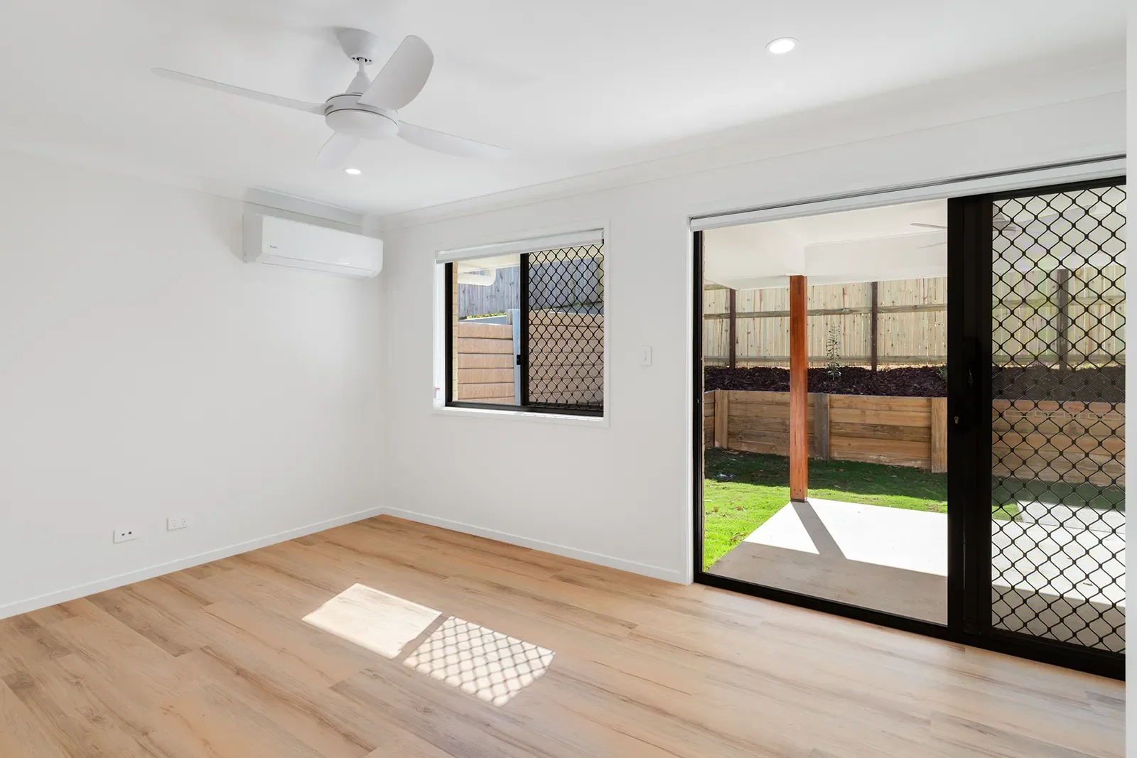 48_Kensington_Dr_V2_05.webp