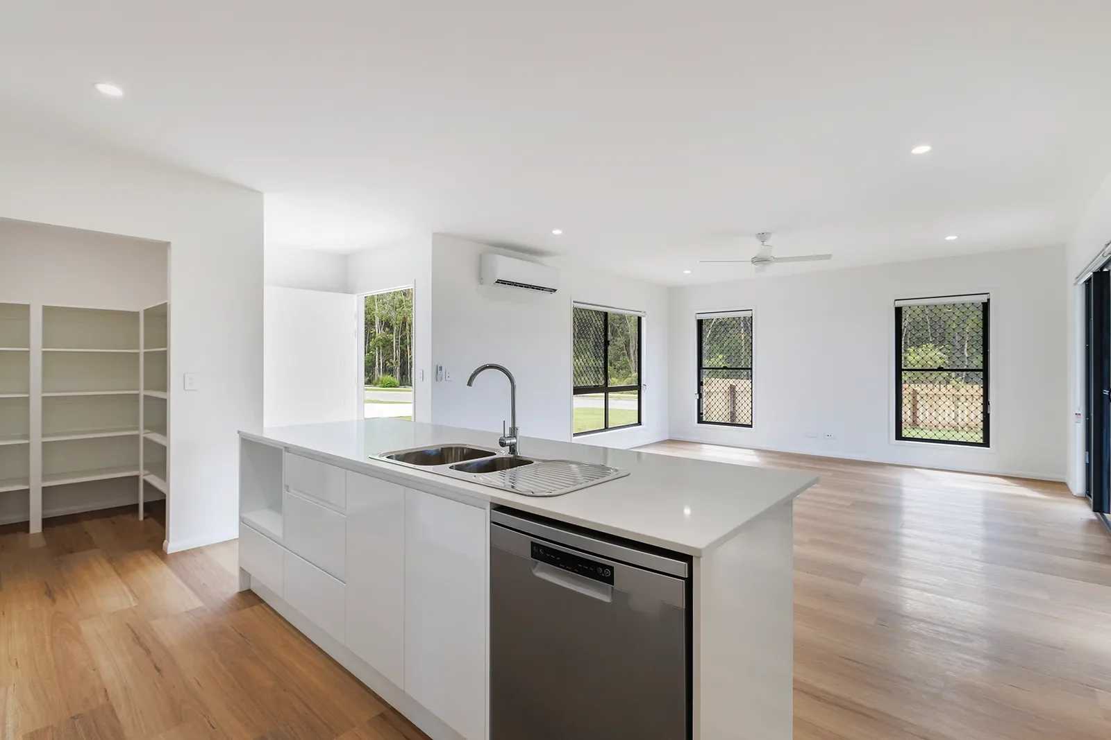 16_Vincent_Cres_10.webp