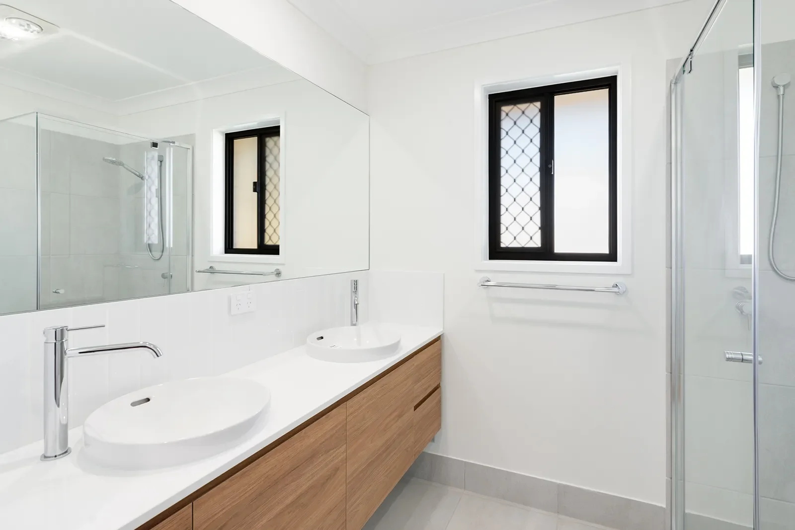 48_Kensington_Dr_V2_11.webp