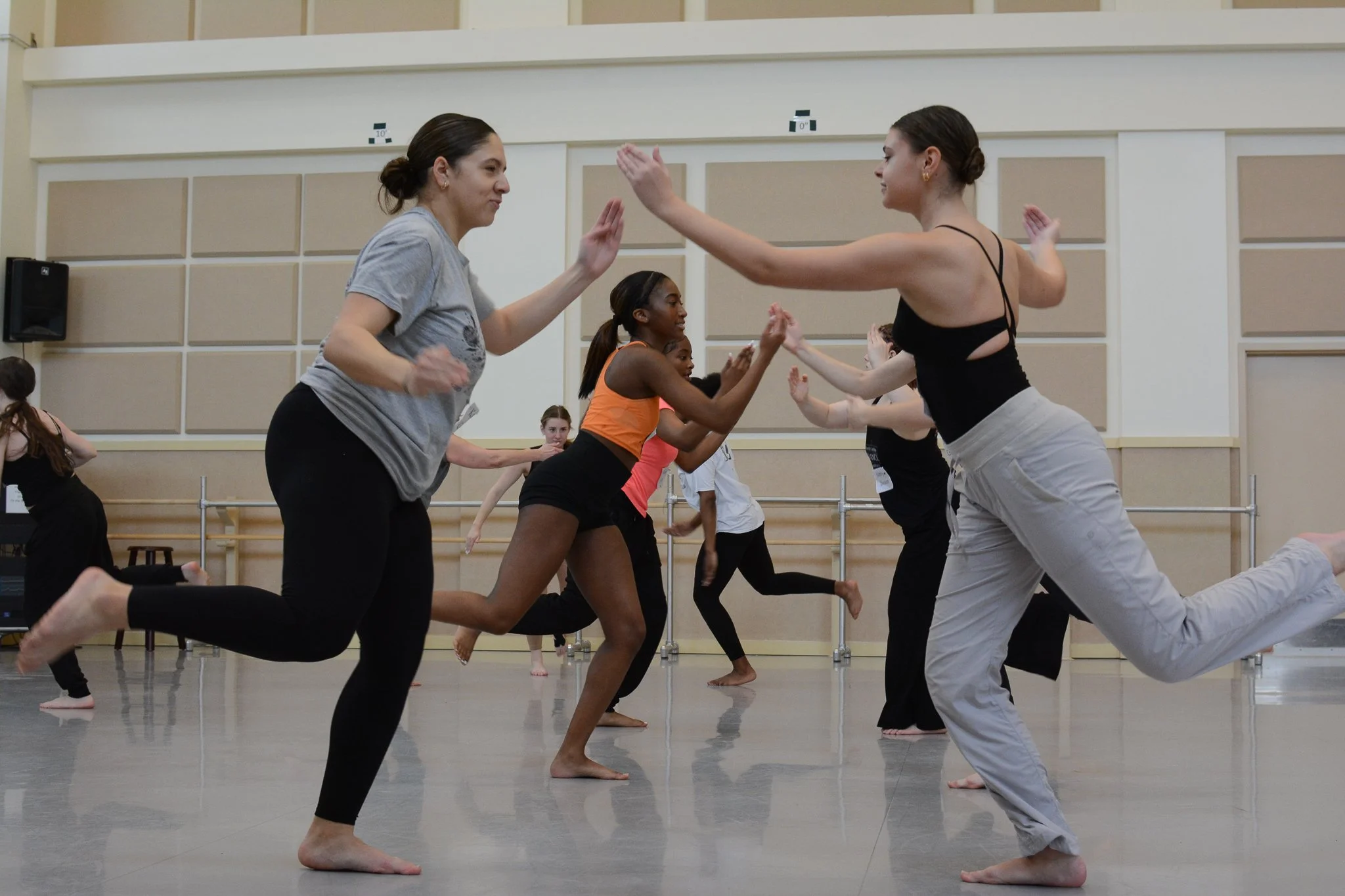 DanceMajorDay_AfricanDance_2024-02-10-1-23.jpg