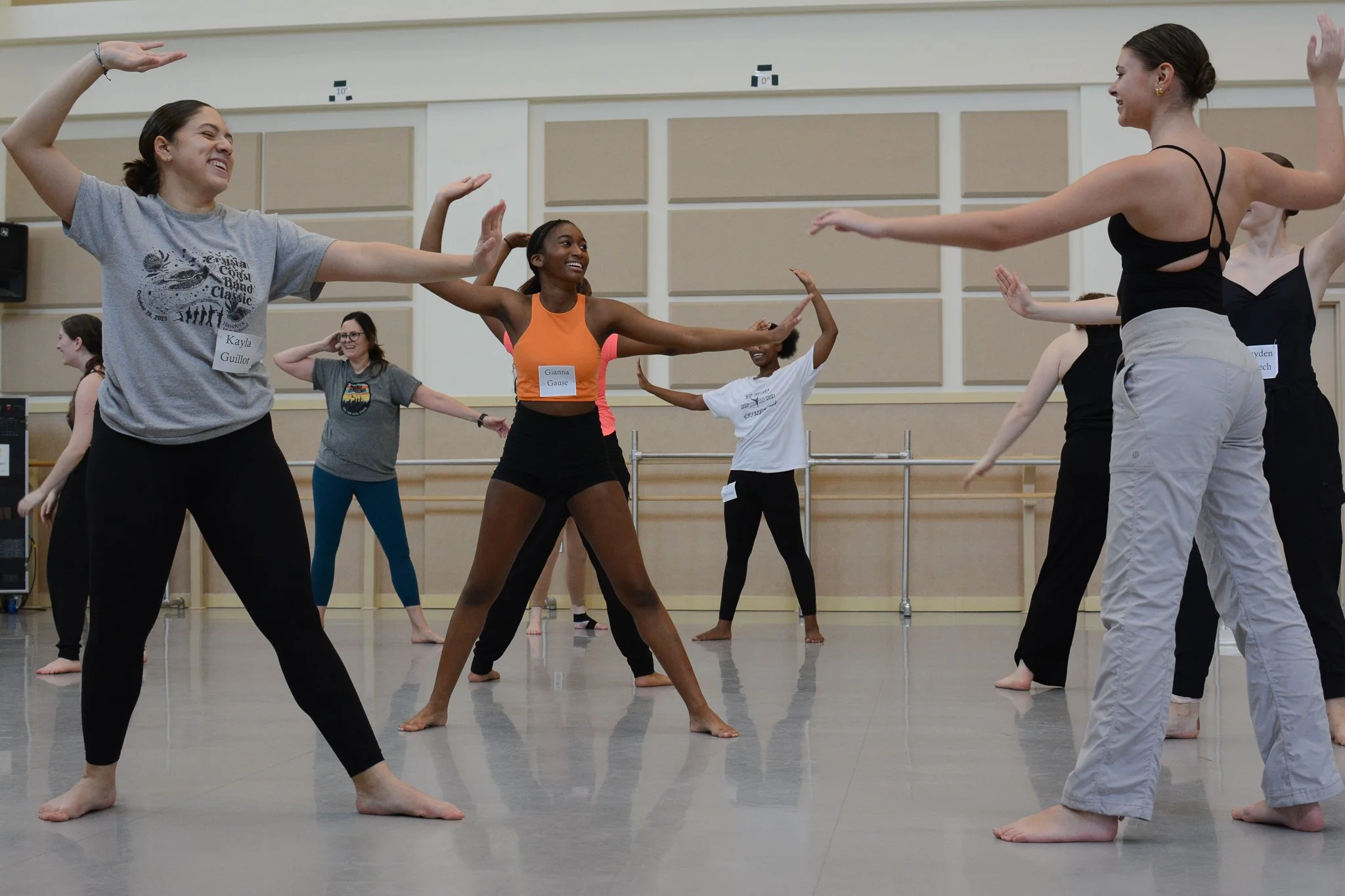 DanceMajorDay_AfricanDance_2024-02-10-1-26.jpg