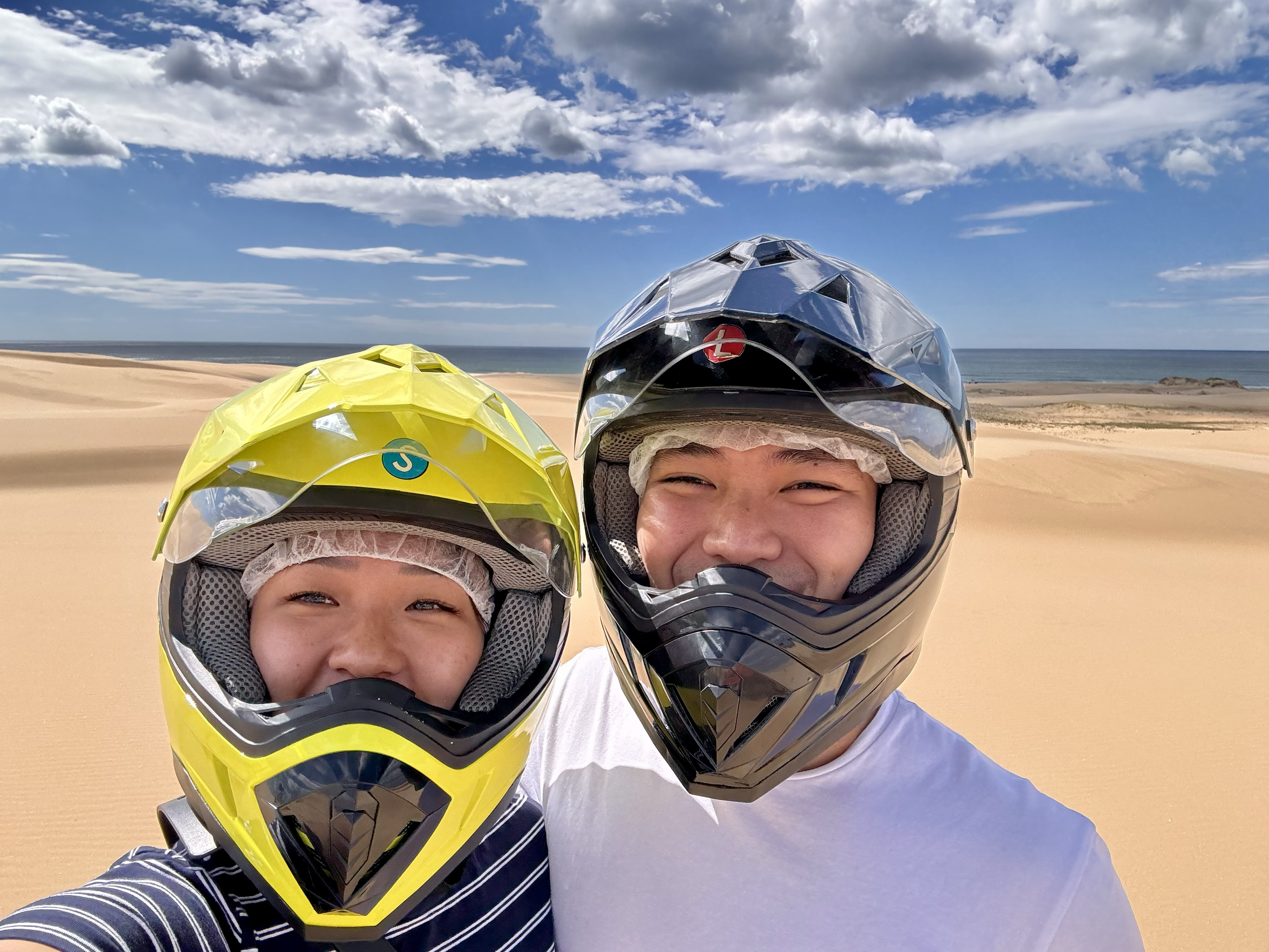 From city dates to desert dunes, every adventure felt better together. 🏜️☀️