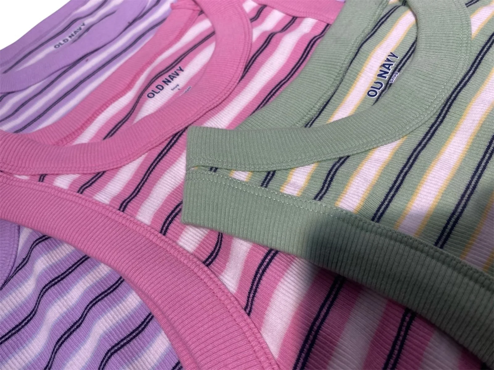 Oldnavy tanktop garis 3 warna.jpeg