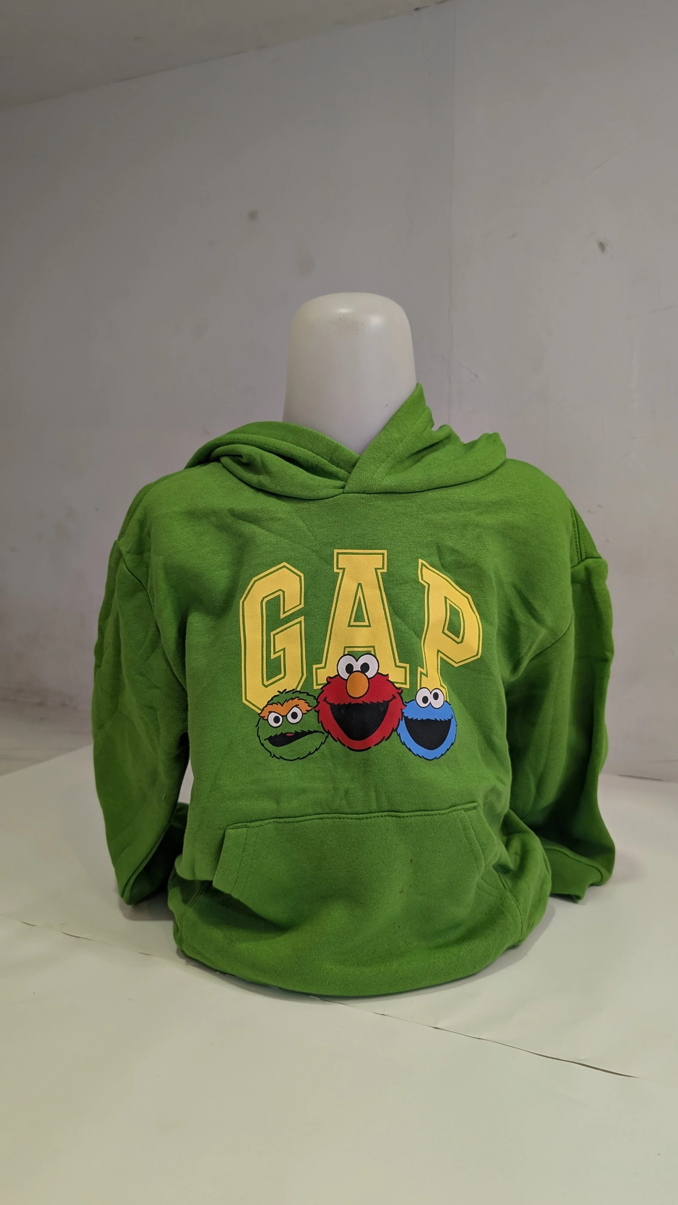 Hoodie anak hijau GAP x Elmo .jpg