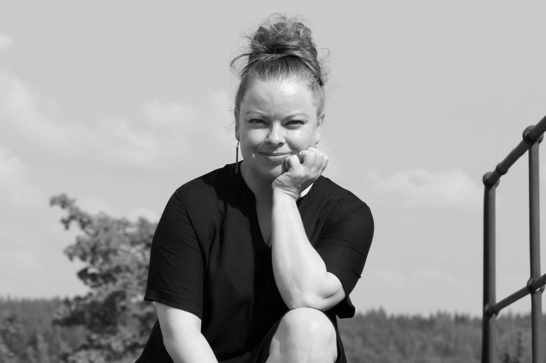 Kirjailija Miila Pitkärannan muotokuva