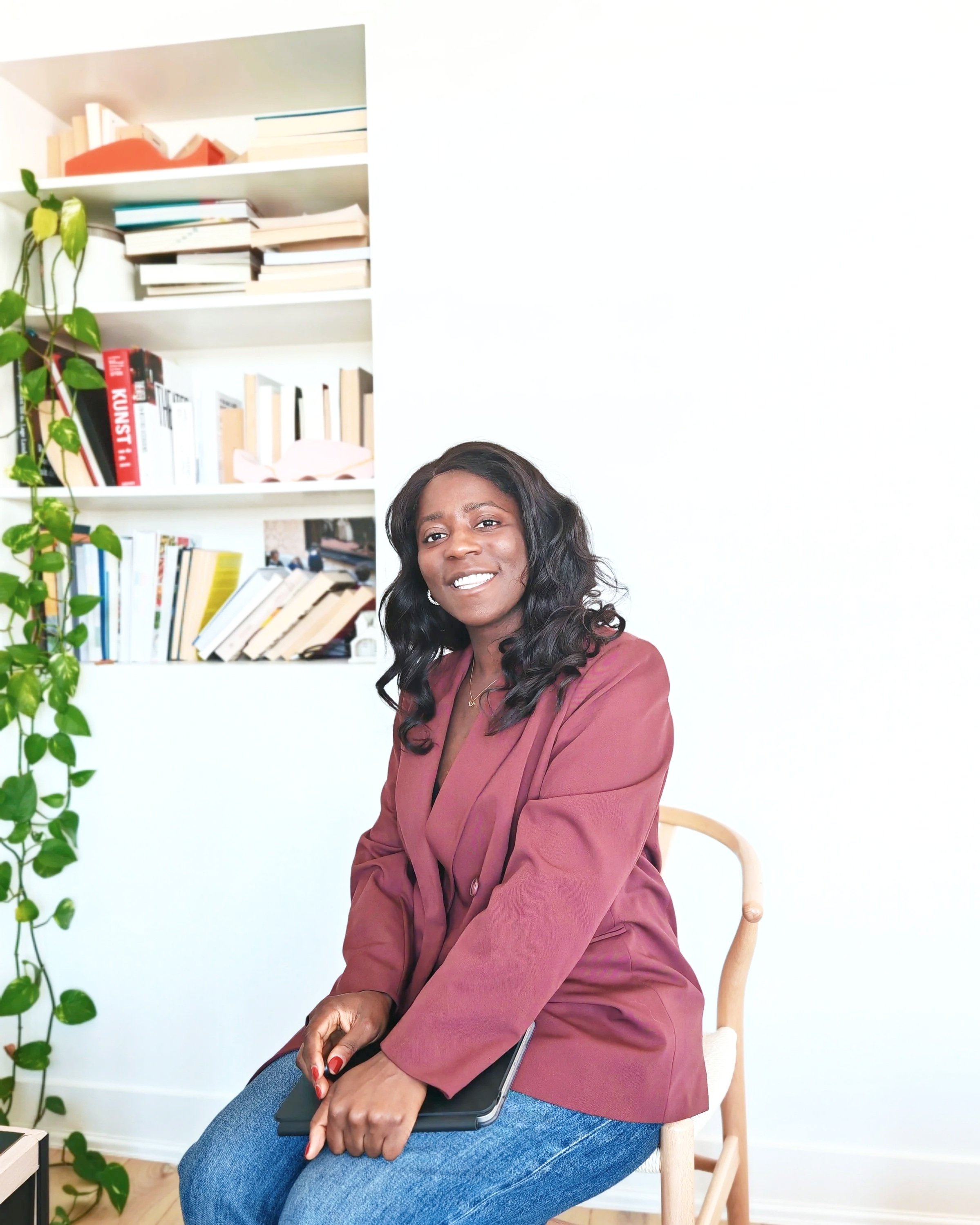 SheGetsTo helps women to set boundaries, sel-trust, identity, assertive communication  and worthiness.