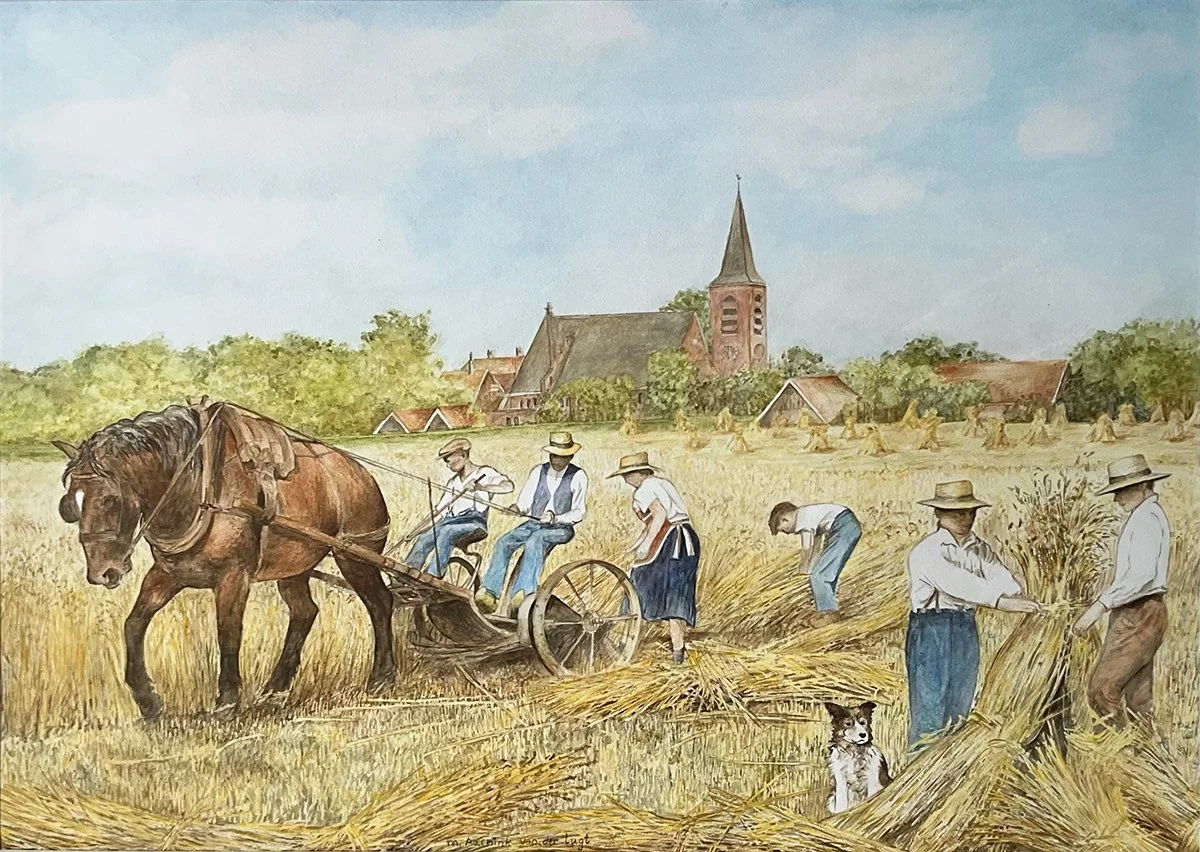Vissers tijdens het oogsten van graan op het platteland met een kerk op de achtergrond.