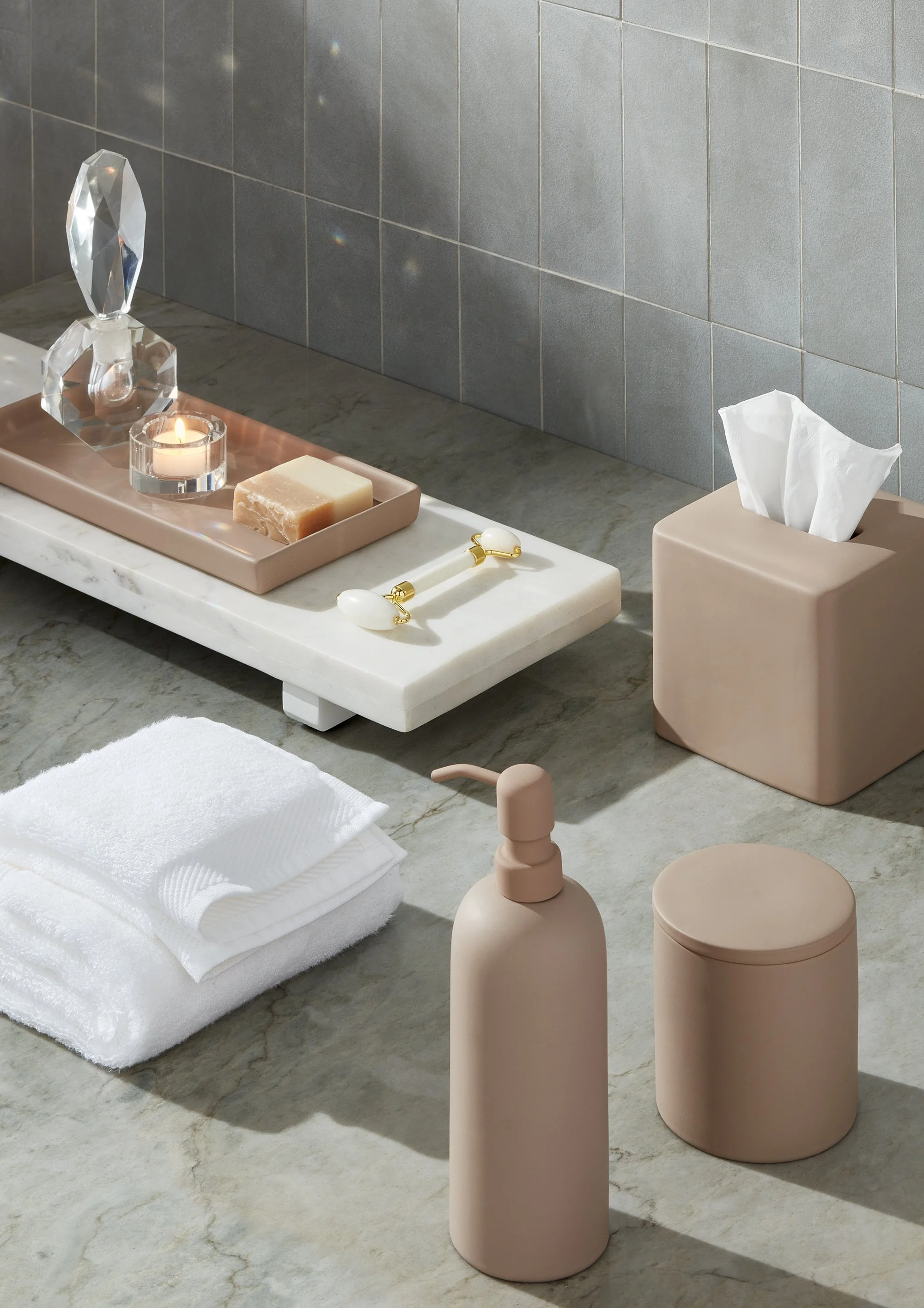 TheNewNudesBathMarqueePCS23.jpg