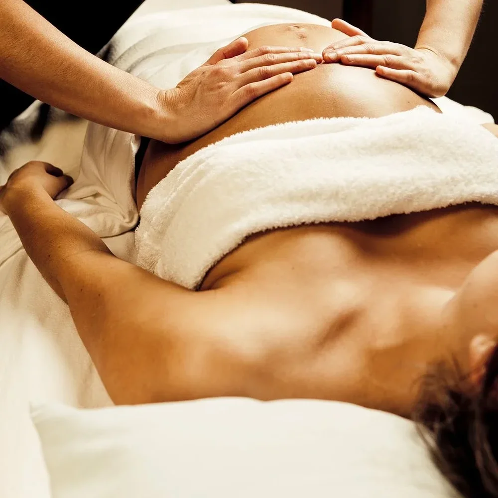 Massage prénatal au cabinet de Saint-Brès — Marion Facialiste