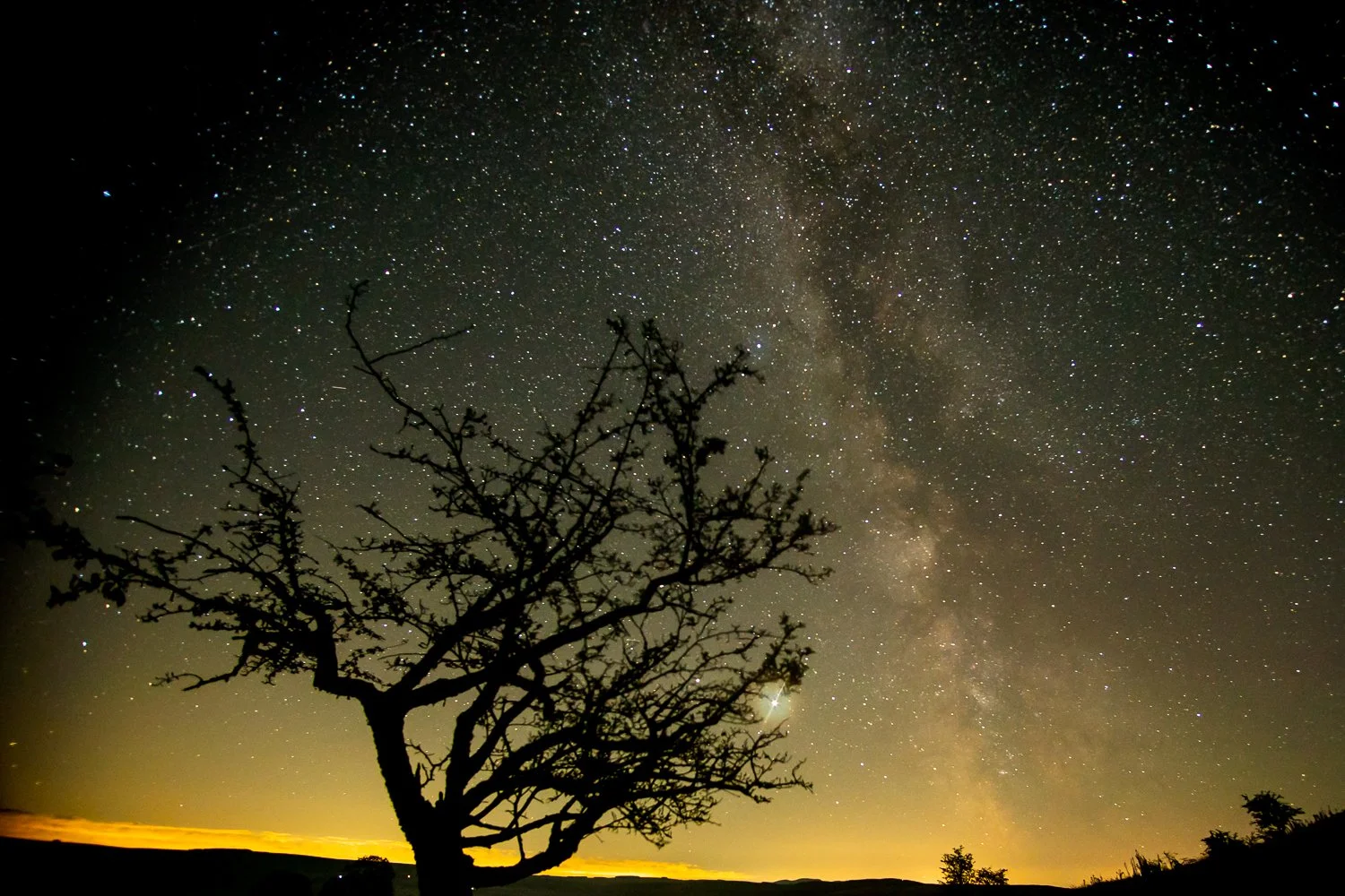 dark_skies_milkyway_Lofftwen.jpg