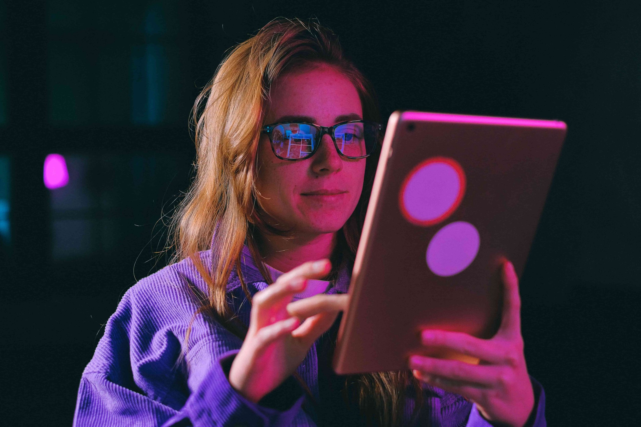 Blauw licht filter bril: werkt het echt tegen oogklachten van beeldschermwerk?