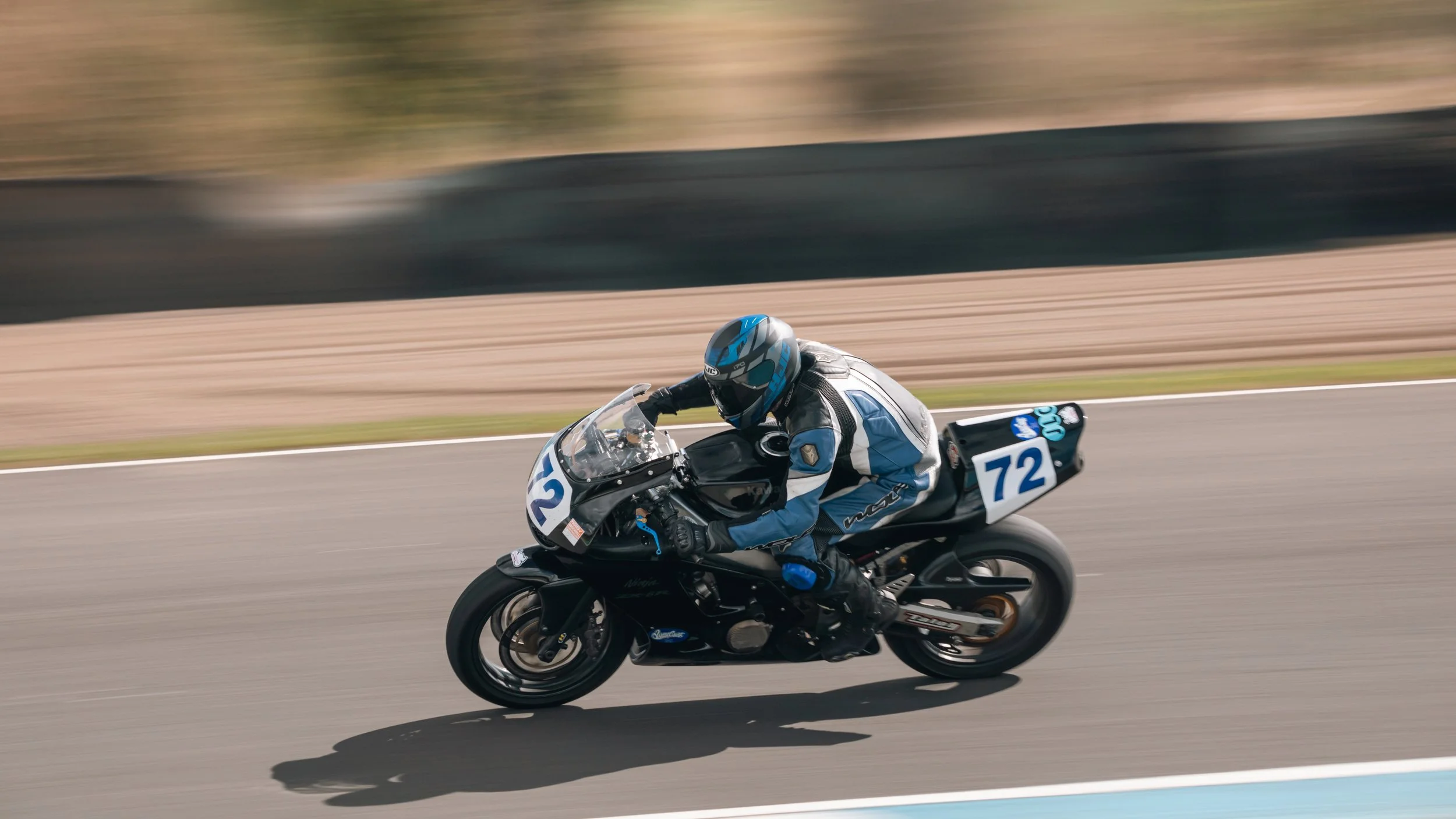 Motorcycle racing at knockhill