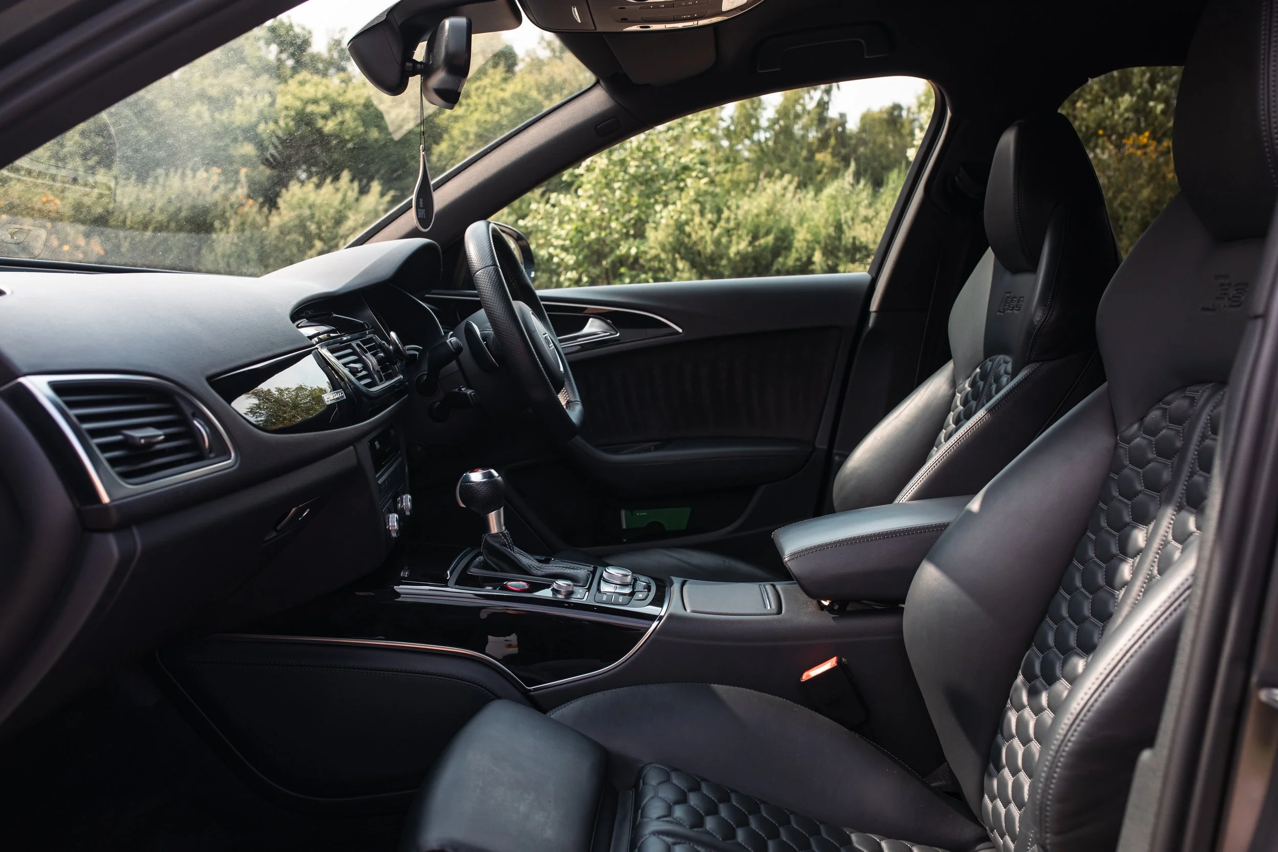 Audi RS6 Avant C7 interior shot
