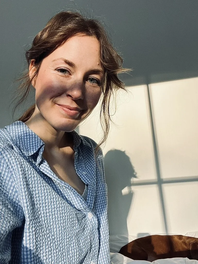 Alexandra, 37