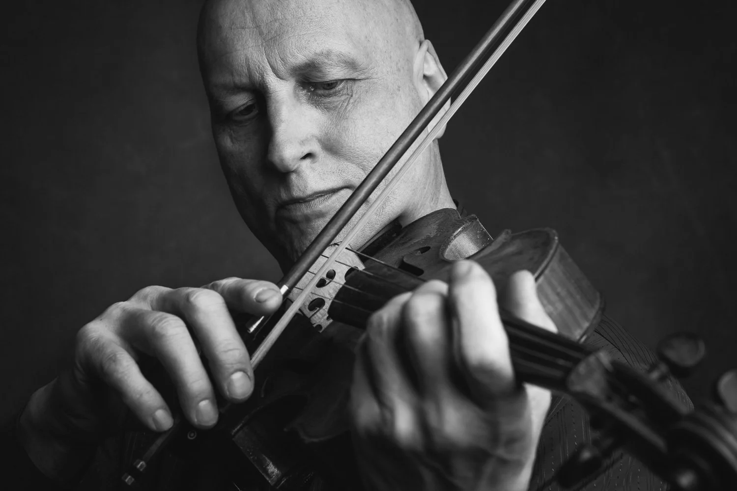 Portrait Session with Violist Erlend Lõwi