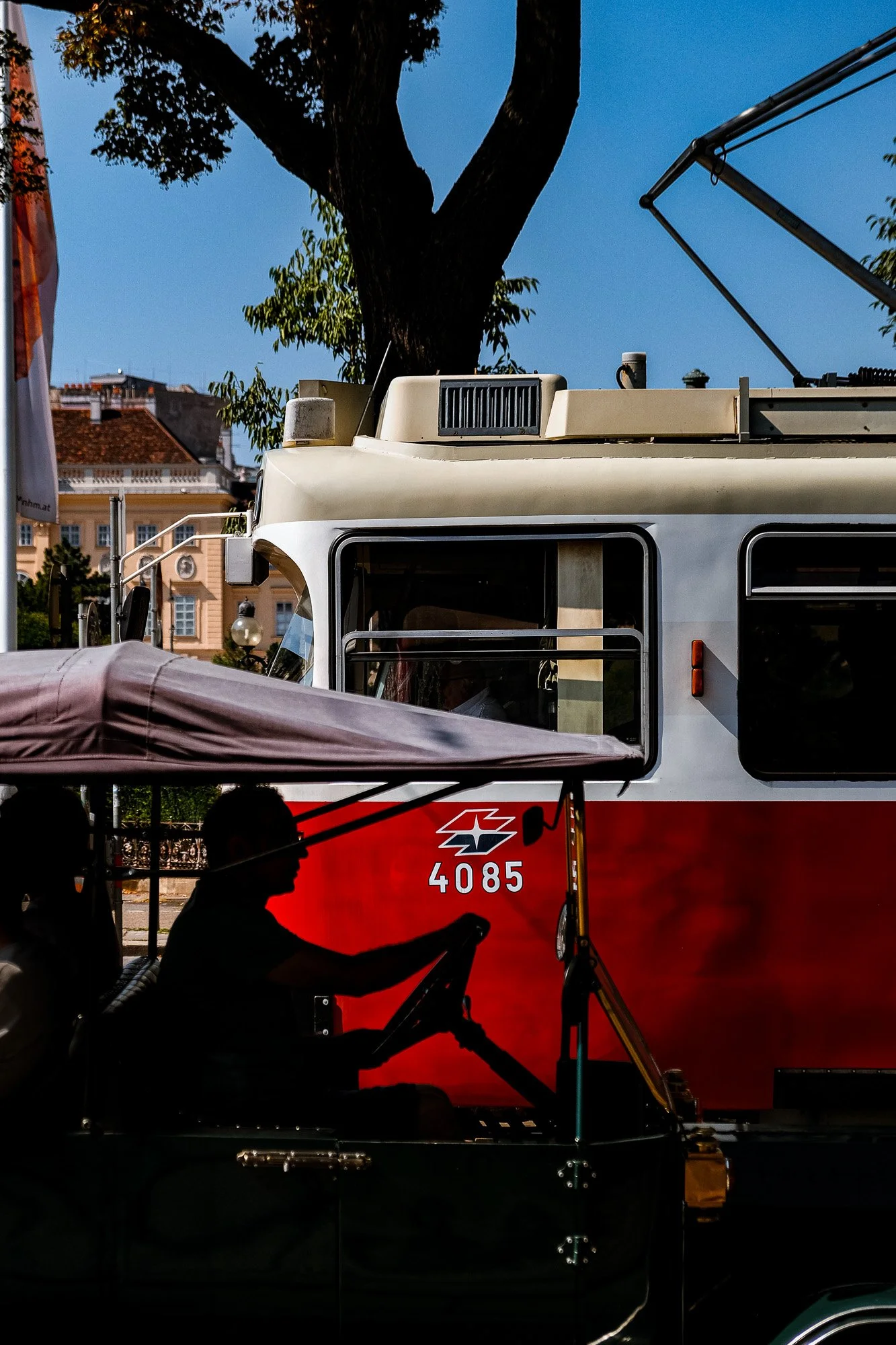 Croisement — Vienne, 2024 — Photographie urbaine Dibsquare