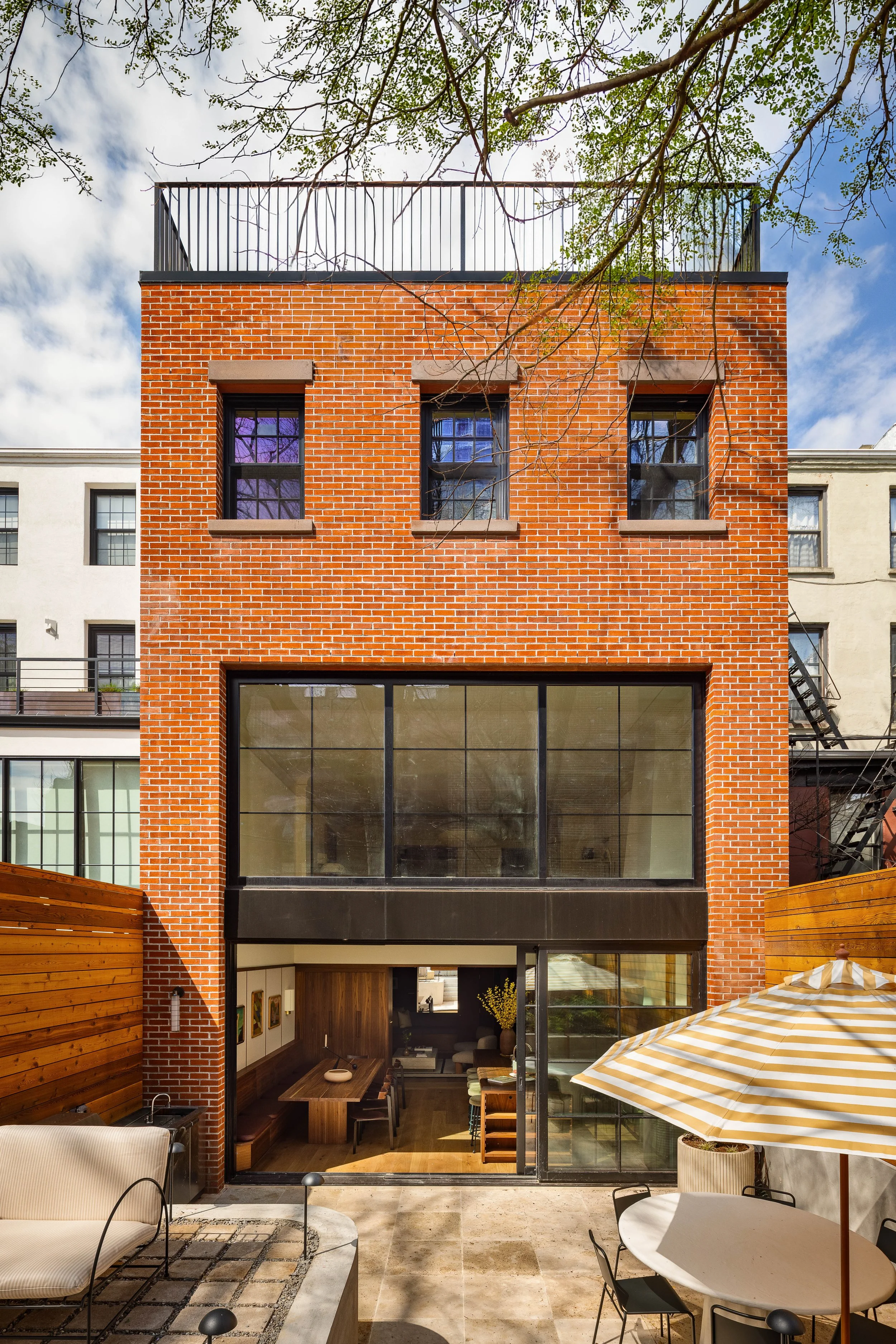 487HENRYST_258.jpg