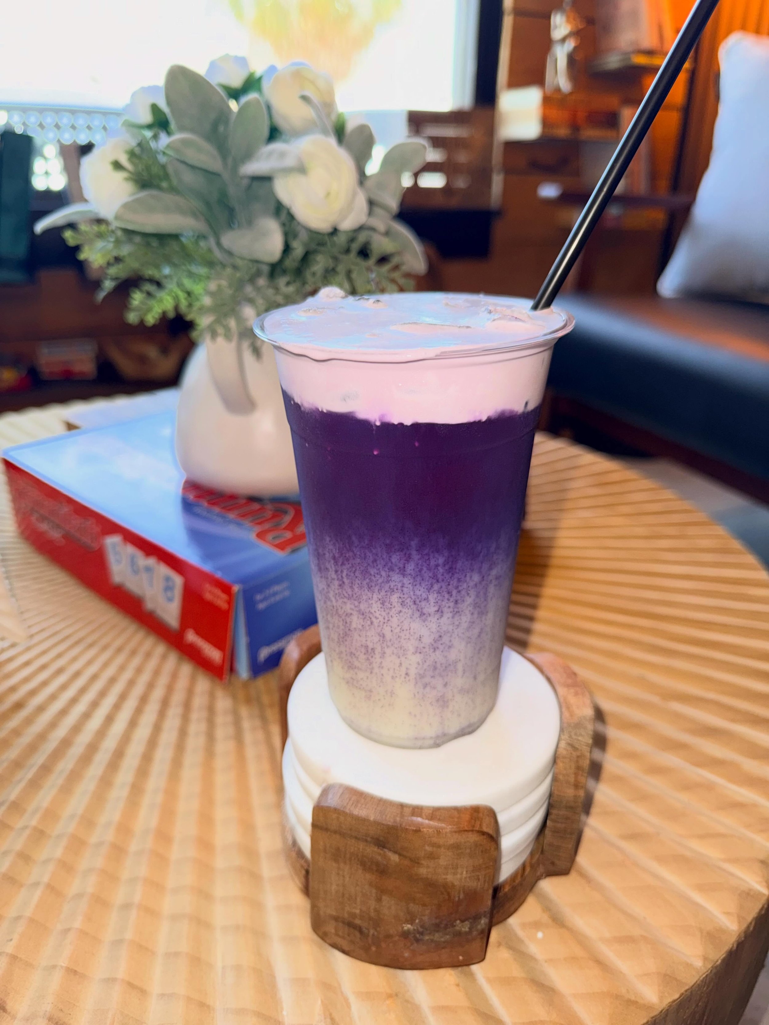 ✨ &ldquo;Purple skies in a cup 💜
Iced Ube with oat milk, lavender syrup &amp; our dreamy ube cream cheese cold foam. One sip and you&rsquo;re hooked.&rdquo;