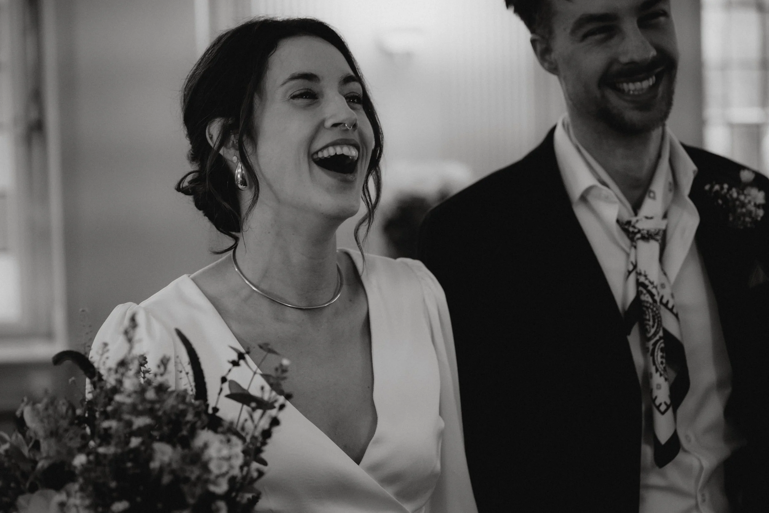 Standesamt, Hochzeit, Wedding, Lachendes Paar, Videodesign, Videografie, Fotodesign