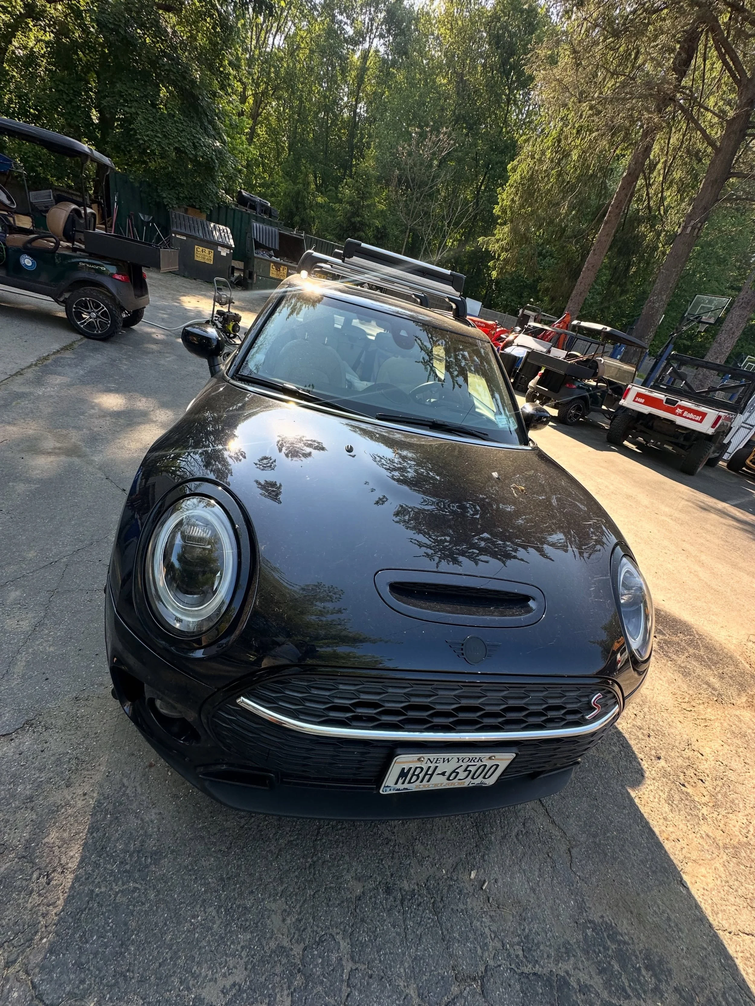 Deep navy blue with the right amount of gloss and clarity.

This MINI Clubman S received a full paint correction process to reduce swirls, light scratches, haze and restore the depth of the paint under direct sunlight.

Dark colors don&rsquo;t hide i