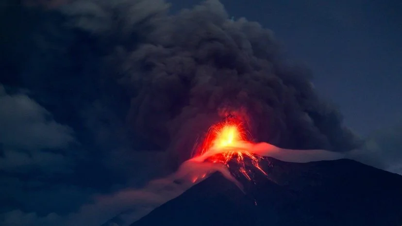 Éruption du volcan de Fuego au Guatemala : alerte rouge et enjeux de prévention mondiale