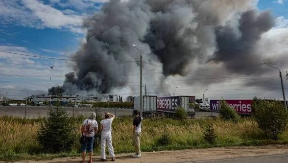 L’Ukraine et la Russie sous tension : frappes frontalières, pressions diplomatiques et répression interne
