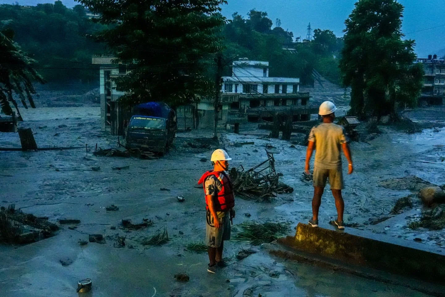 ALERTE : Nouveau risque de rupture de barrage dans l’Himalaya, les secours sous pression après des inondations meurtrières