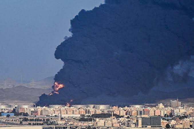 Pétrole : les attaques houthies contre l’Arabie saoudite ravivent les craintes sur l’approvisionnement mondial