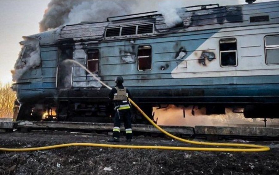 Ukraine : cinq morts dans une frappe russe, la trêve reste encore à traduire sur le terrain