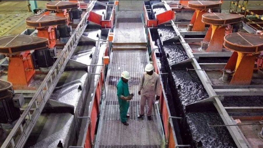 Minerais critiques : l’Afrique veut passer de l’exportation des ressources à la transformation sur le continent