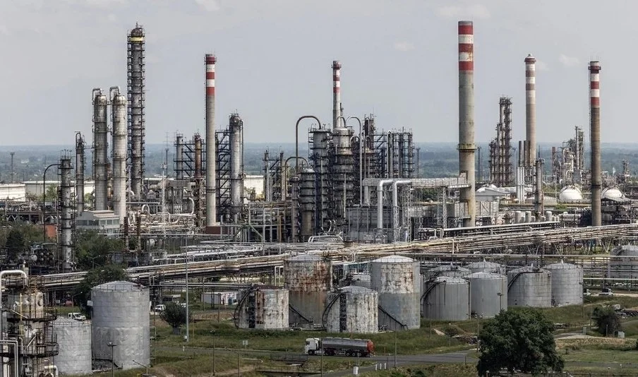 Pétrole : le Brent repasse sous les 100 dollars