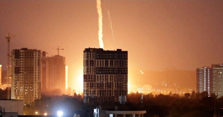 Ukraine : une nouvelle vague de frappes russes fait huit morts