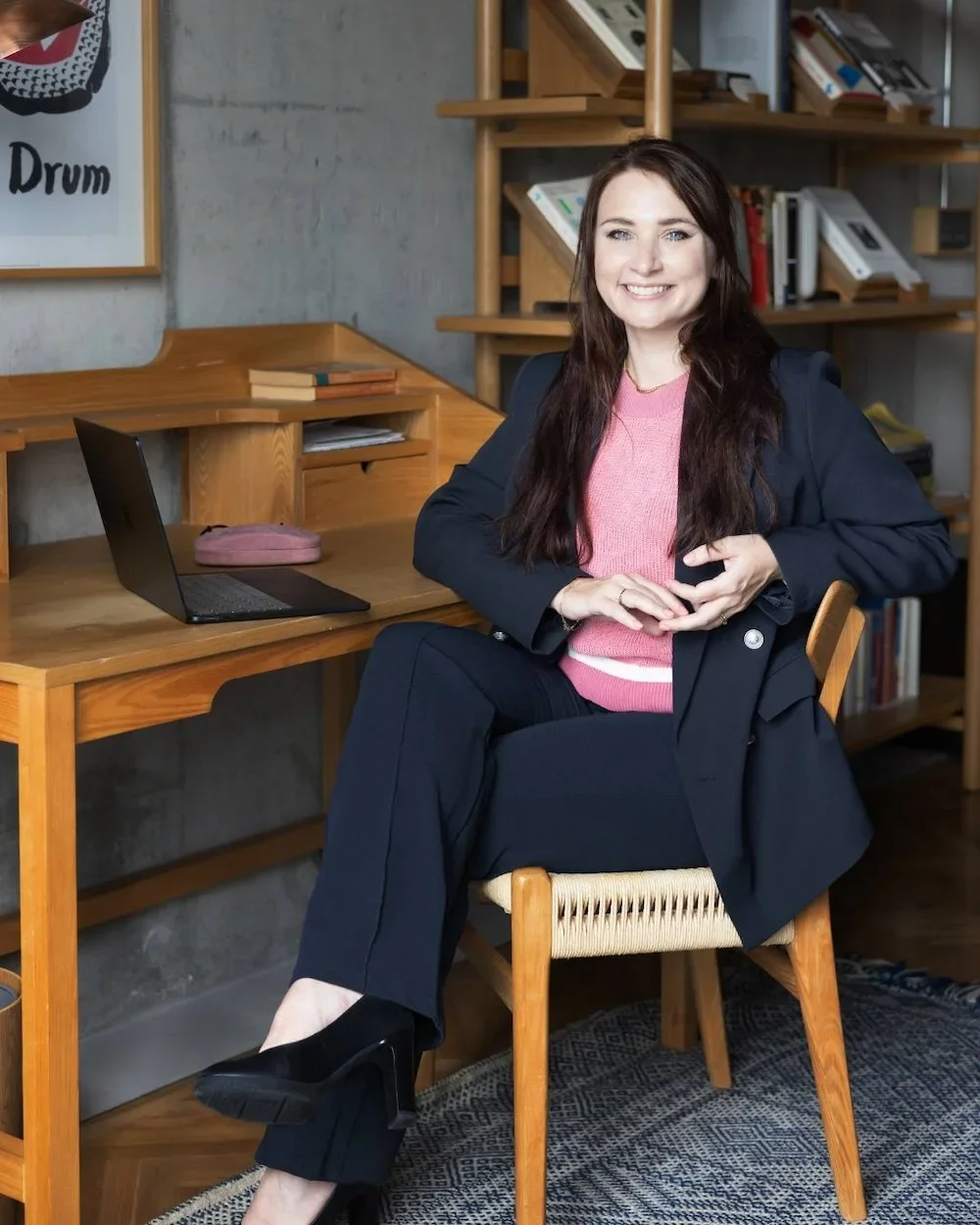 ​​Lindsay Round, BACP registered therapist in Leeds, offering one-to-one therapy for stress, anxiety and overwhelm.