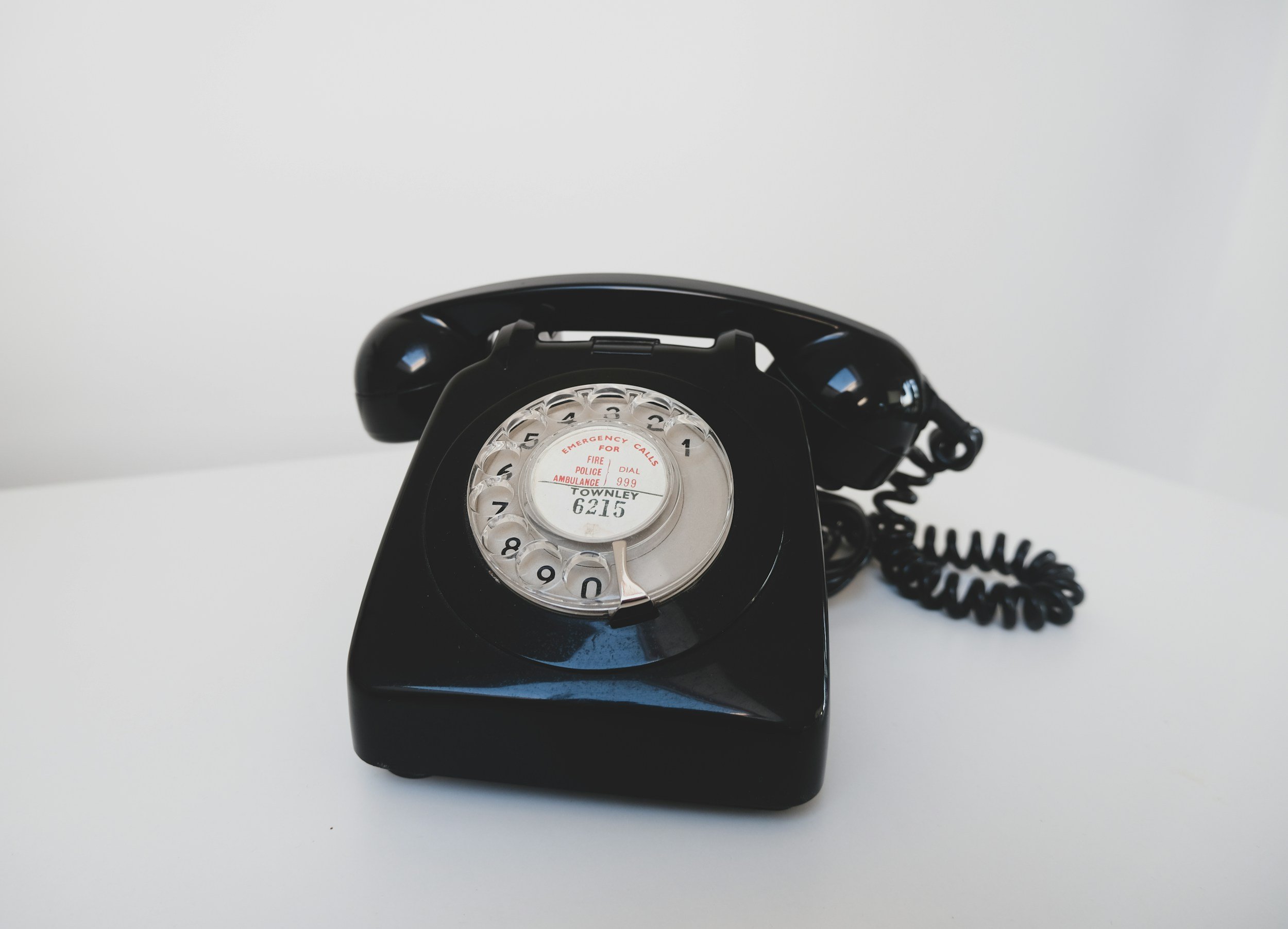 Vintage telephone representing clear communication, timely updates, and personalized guidance throughout the home selling process.