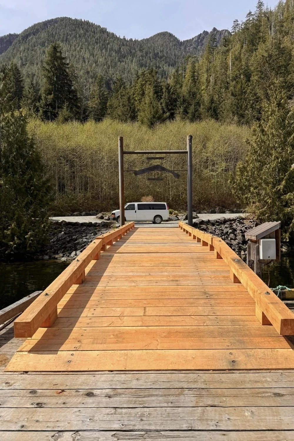 Remore lodge dock Ramp BC general contractor MTN side creative group builders bc 